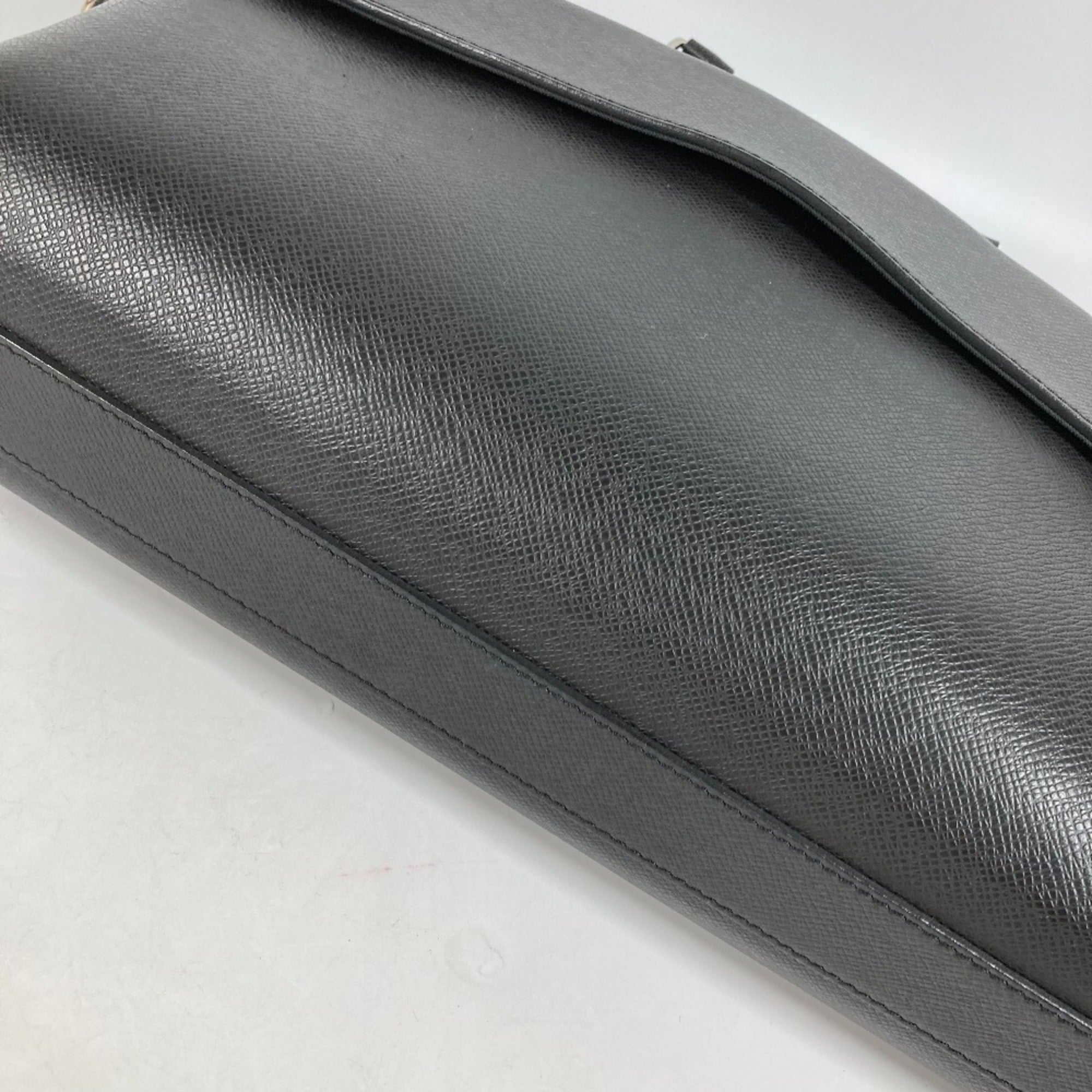 Louis Vuitton Ardoise Black Taiga Leather Briefcase (Pre-Owned)