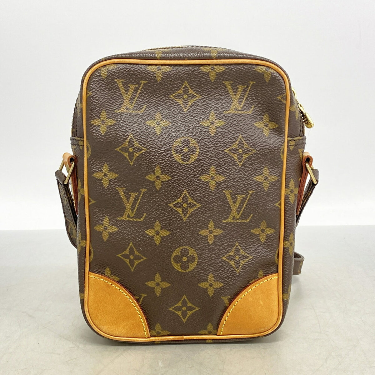 Louis Vuitton Brown Shoulder Bag (Pre-Owned)