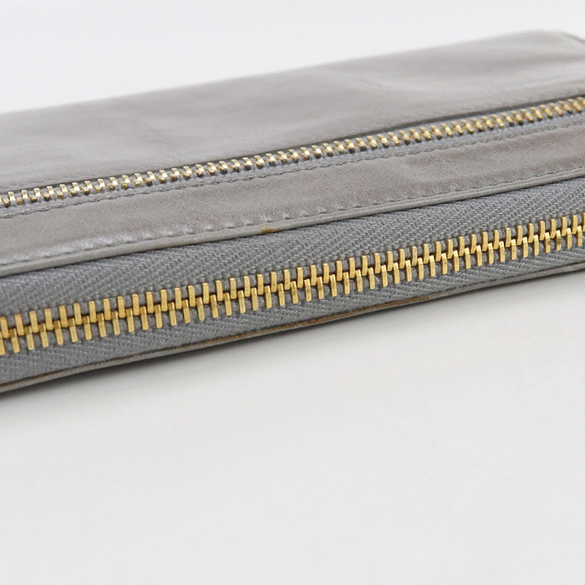 Miu Miu Gray Leather Coin Purse/Coin Case (Pre-Owned)