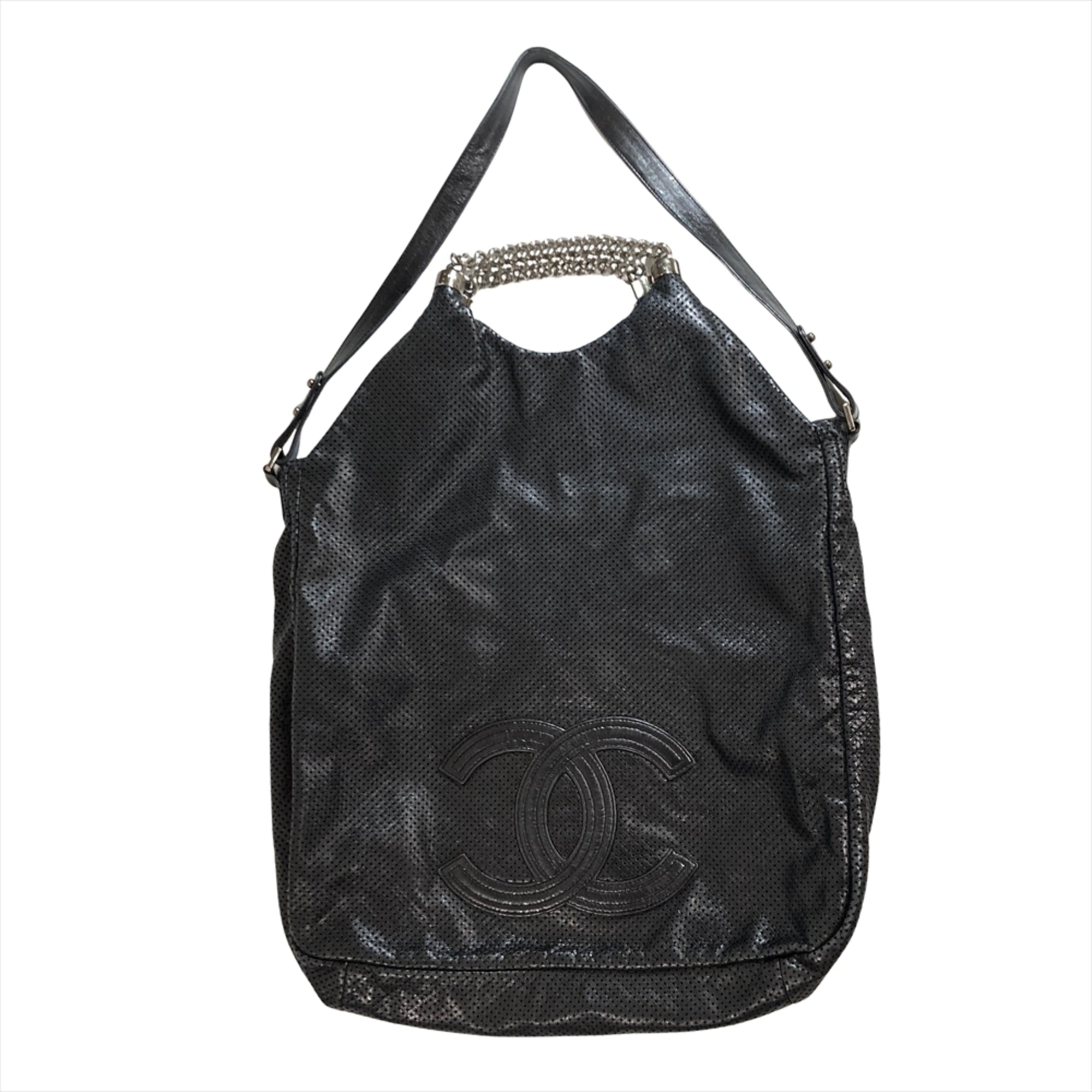 Chanel Black Metallic Leather Handbag (Pre-Owned)