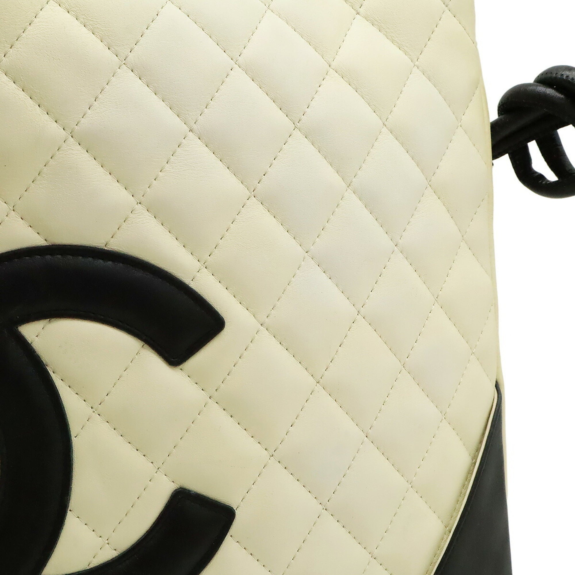 Chanel Black White Leather Shoulder Bag (Pre-Owned)