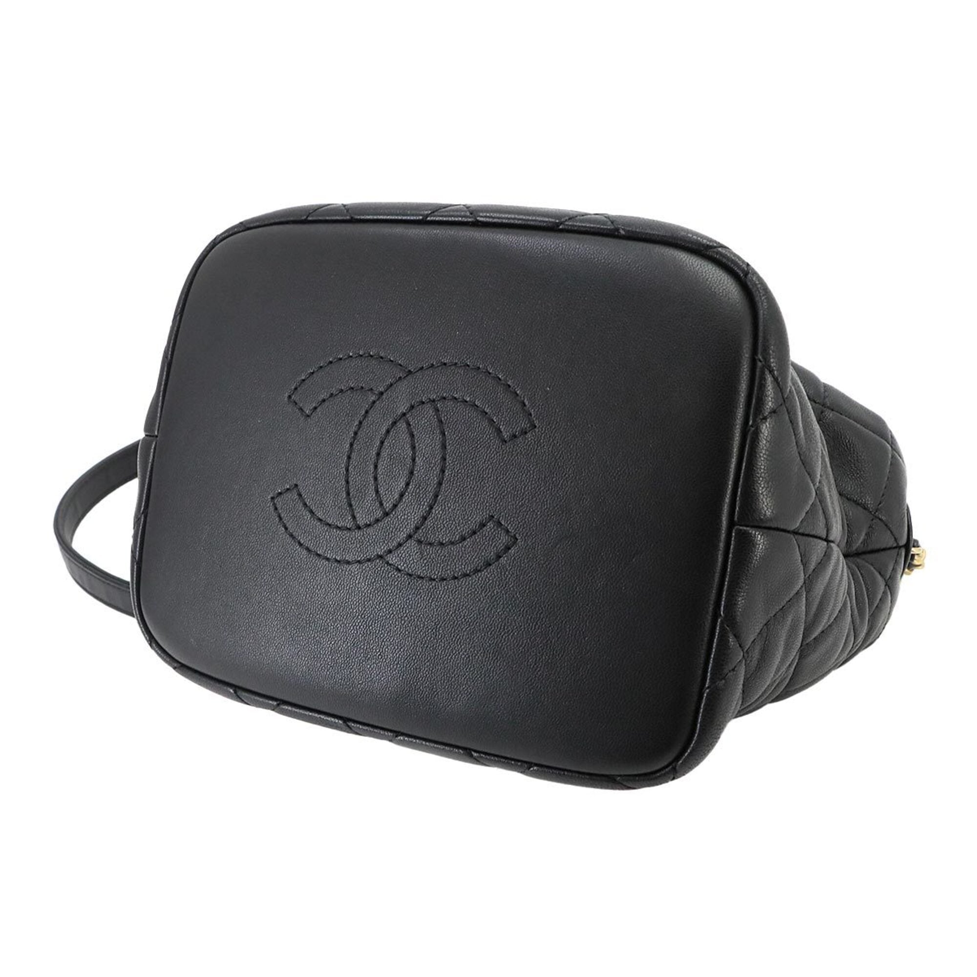 Chanel Matelasse Black Leather Handbag Shoulder Bag (Pre-Owned)