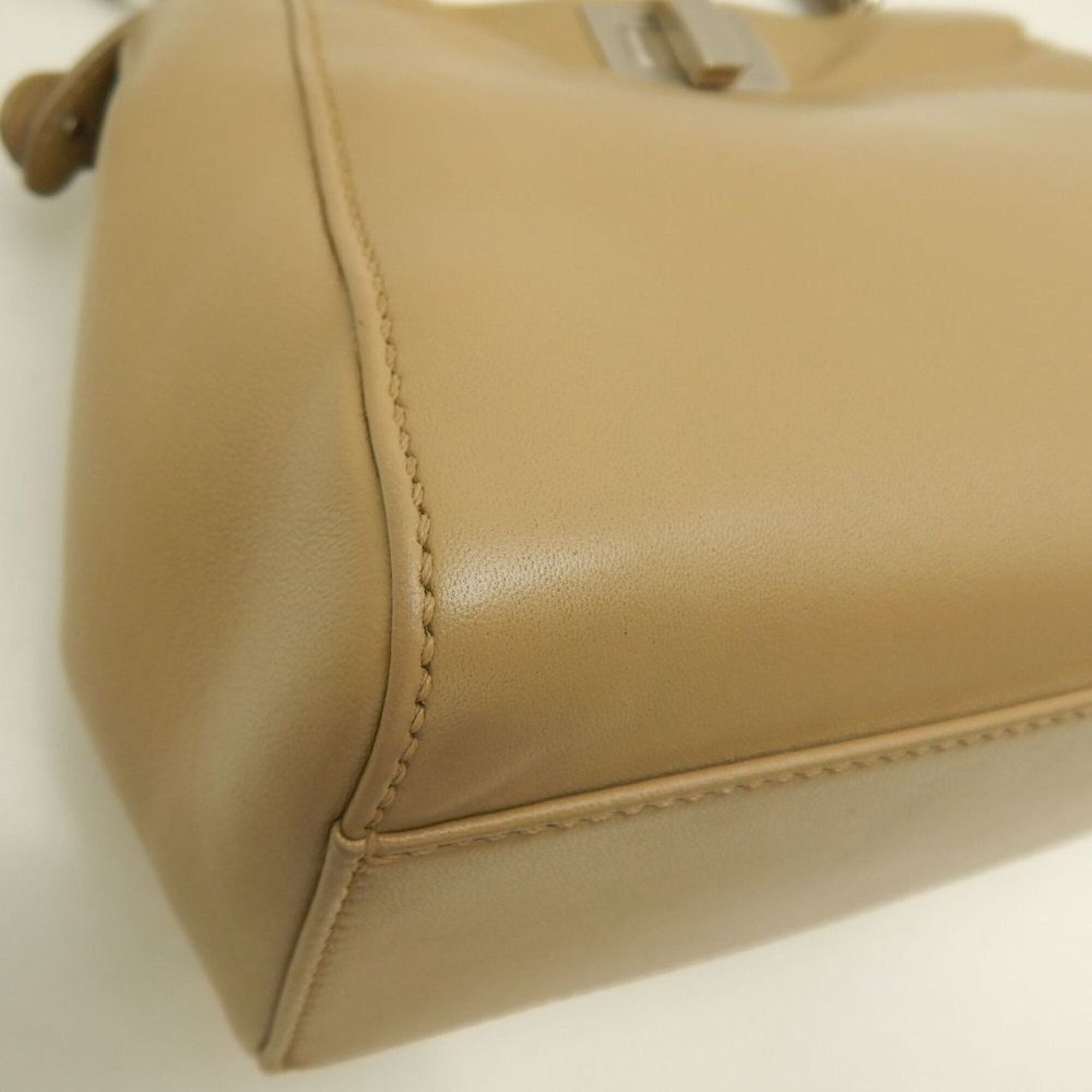 Fendi Beige Leather Handbag (Pre-Owned)