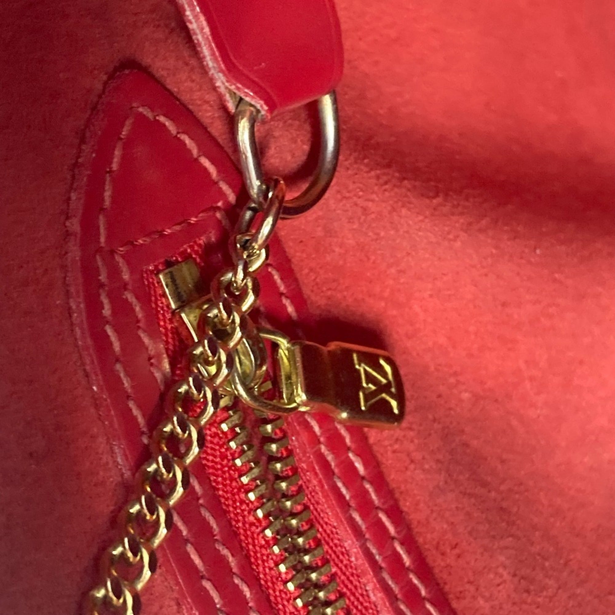 Louis Vuitton Epi Red Color Epi Leather Shoulder Bag Tote Bag (Pre-Owned)