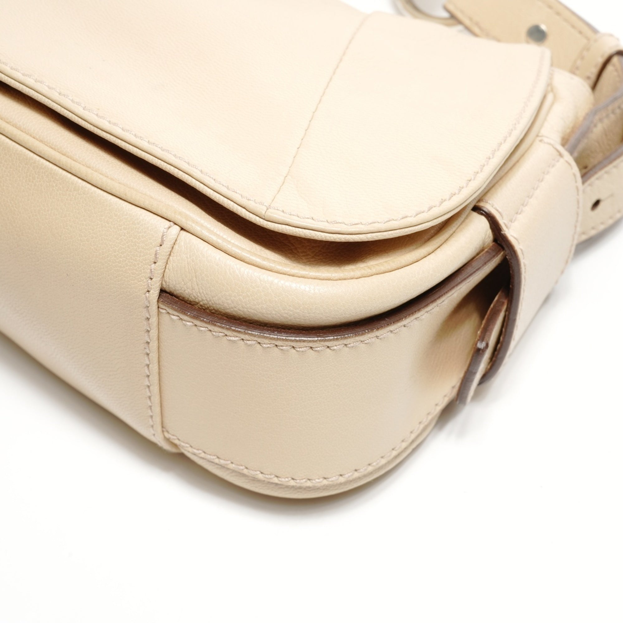 Yves Saint Laurent Beige Shoulder Bag (Pre-Owned)