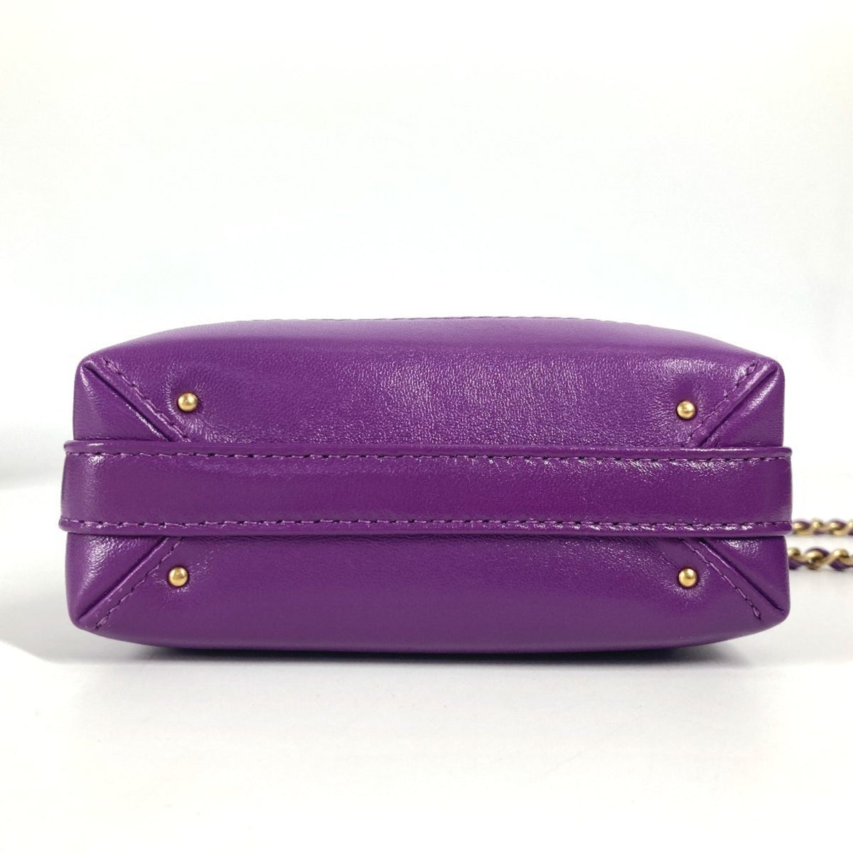 Chanel Purple Leather Shoulder Bag (Pre-Owned)