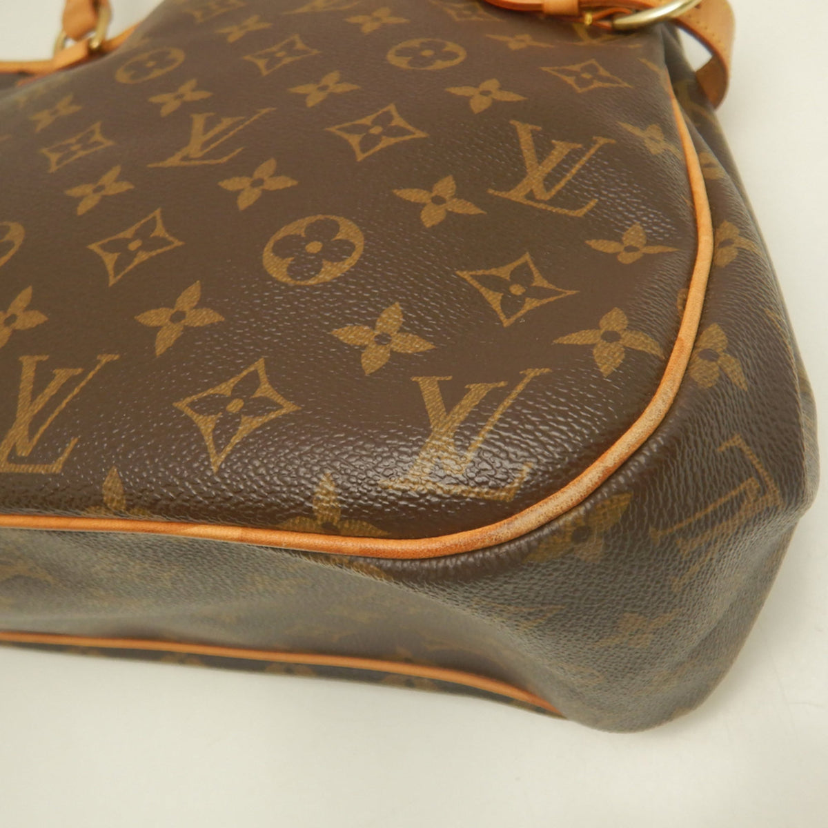 Louis Vuitton Brown Monogram Monogram Shoulder Bag (Pre-Owned)