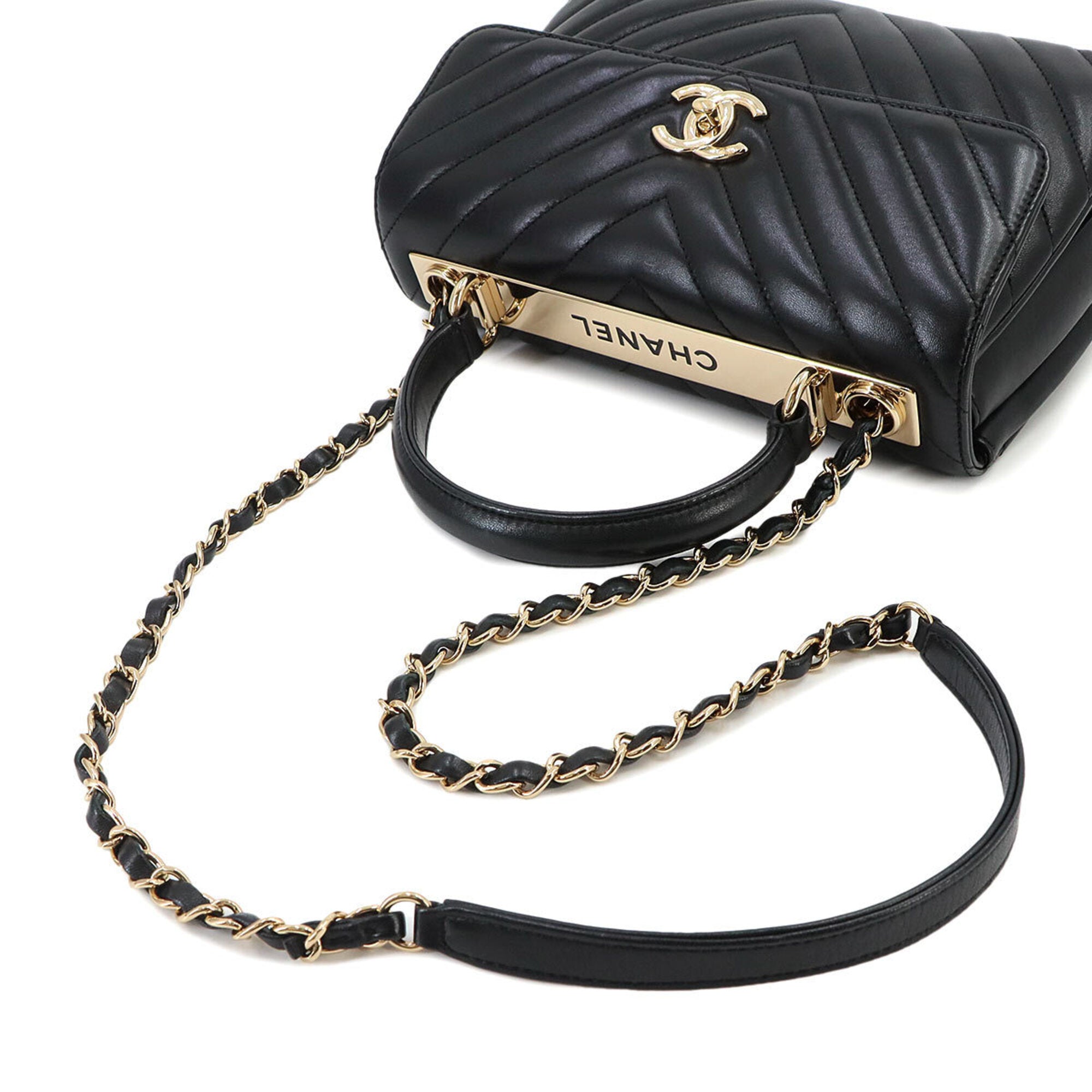 Chanel Chevron (V Stitch) Black Leather Handbag (Pre-Owned)