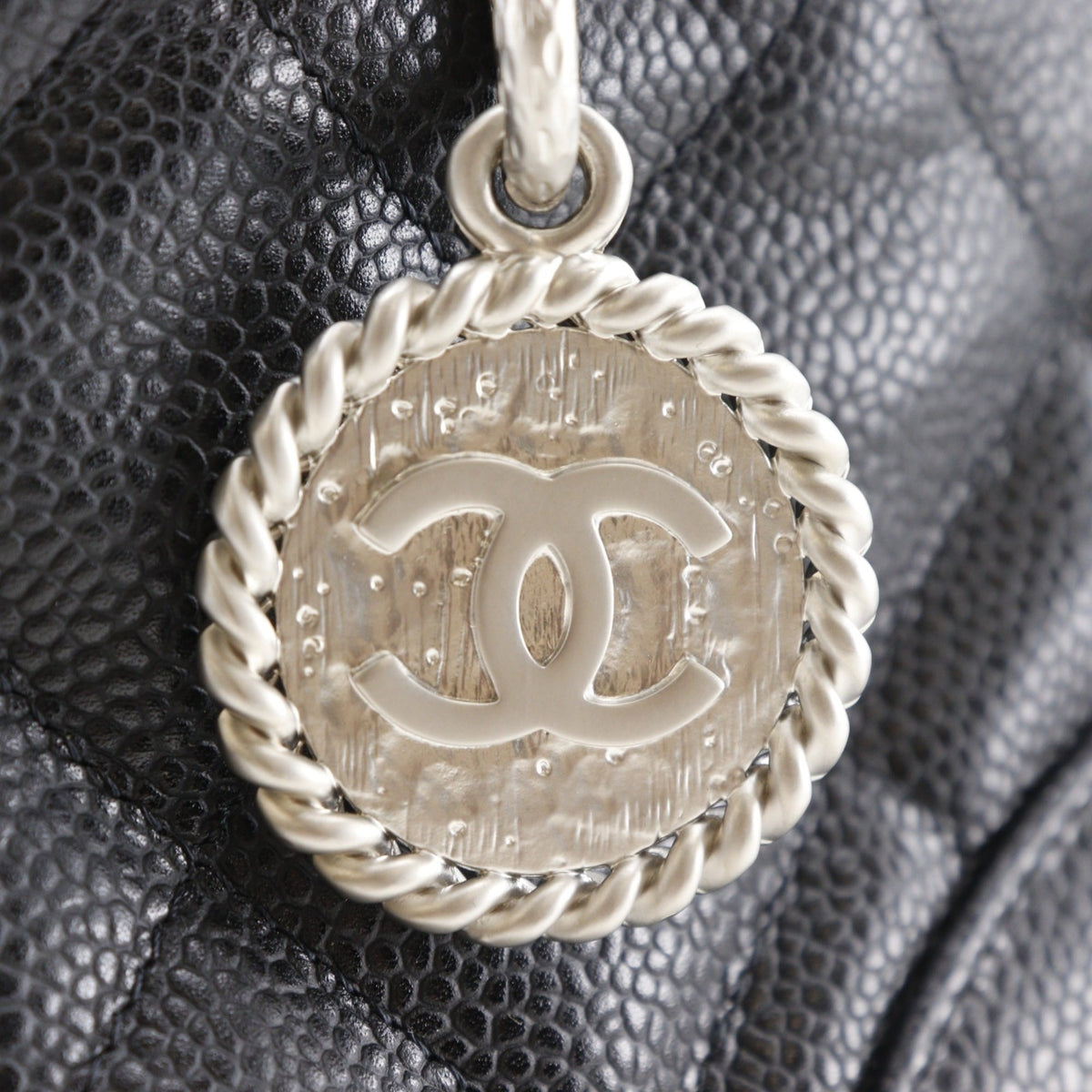 Chanel Black Grained Calfskin Tote Bag (Pre-Owned)
