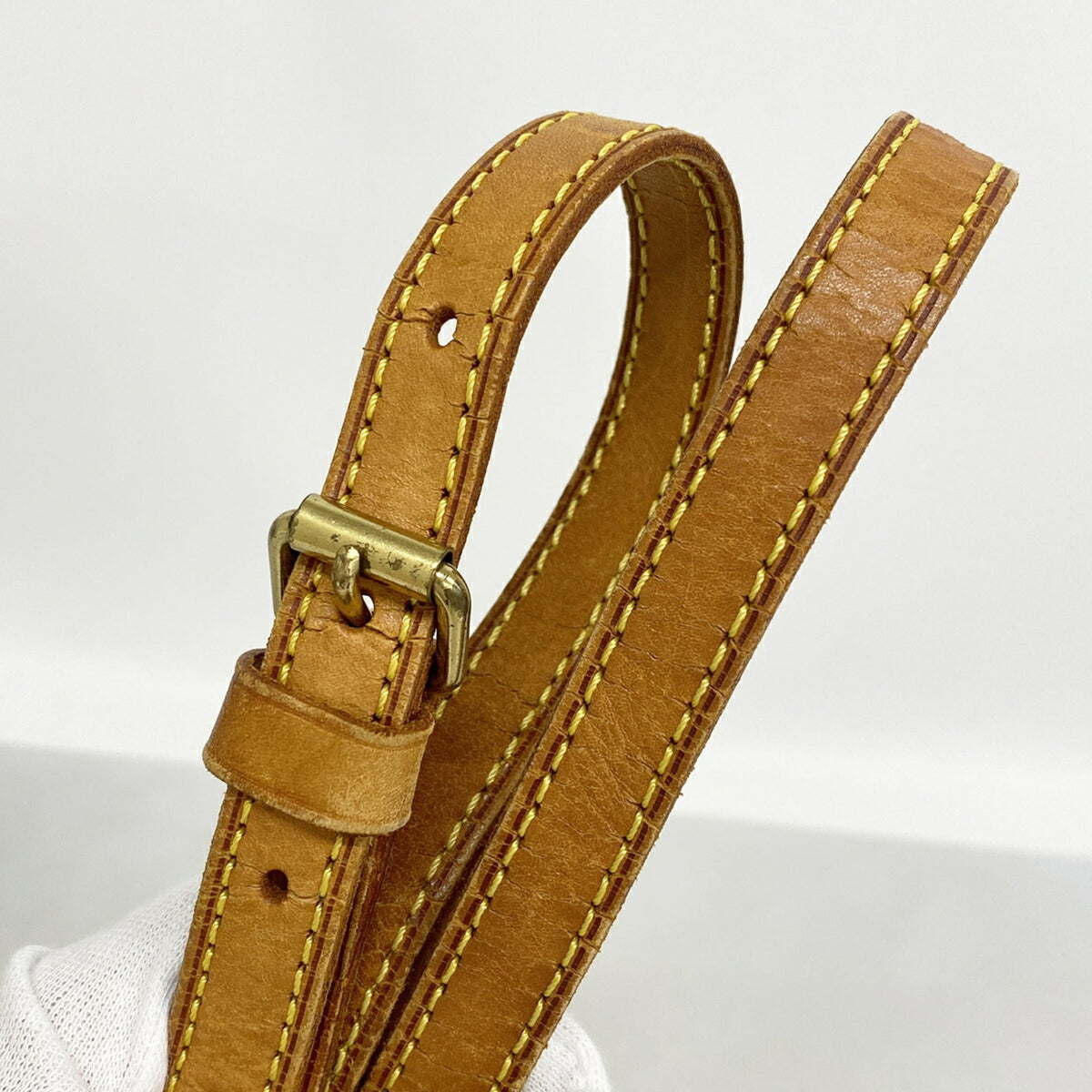 Louis Vuitton Brown Shoulder Bag (Pre-Owned)