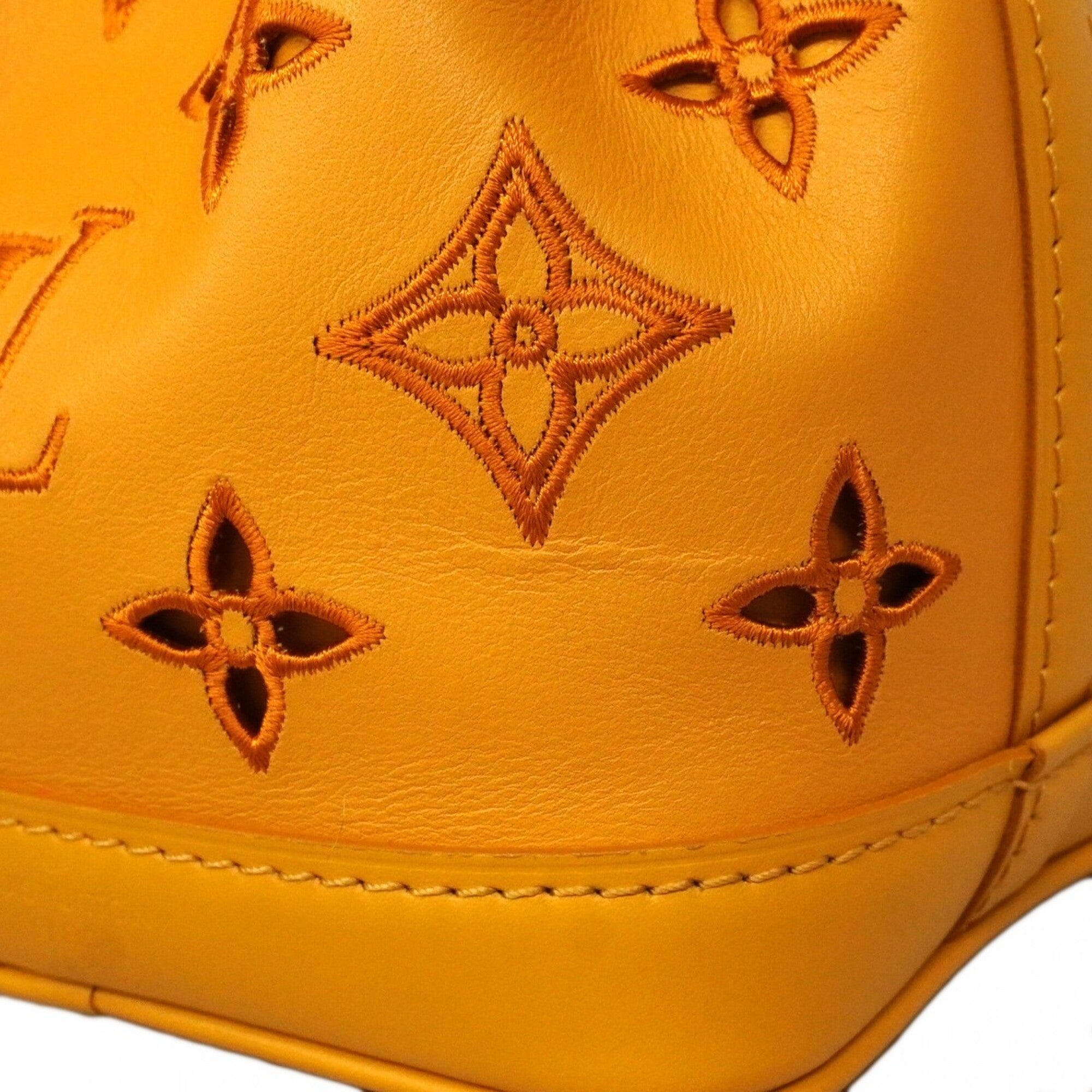 Louis Vuitton Saffron Handbag (Pre-Owned)