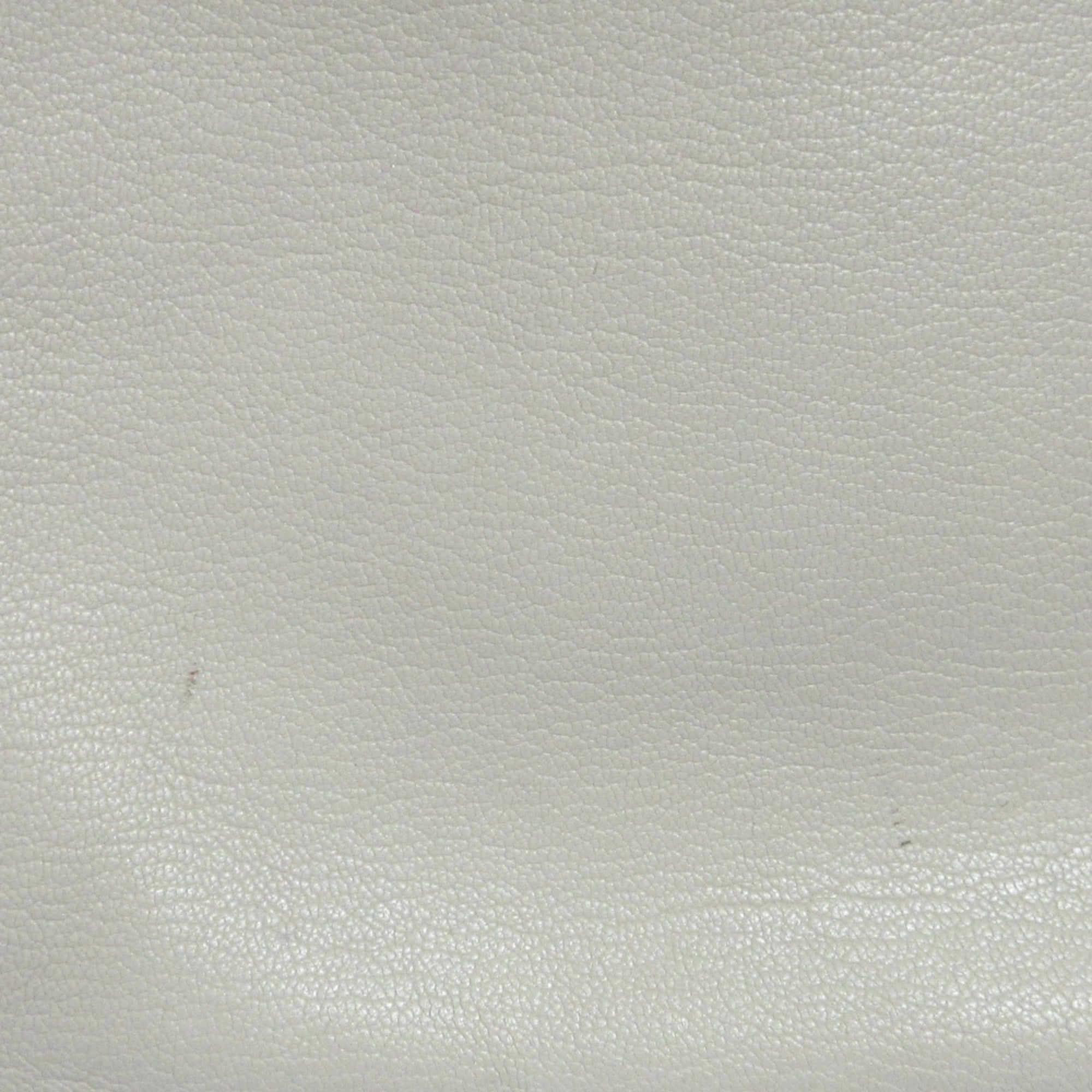 Celine Off-White White Leather Shoulder Bag (Pre-Owned)