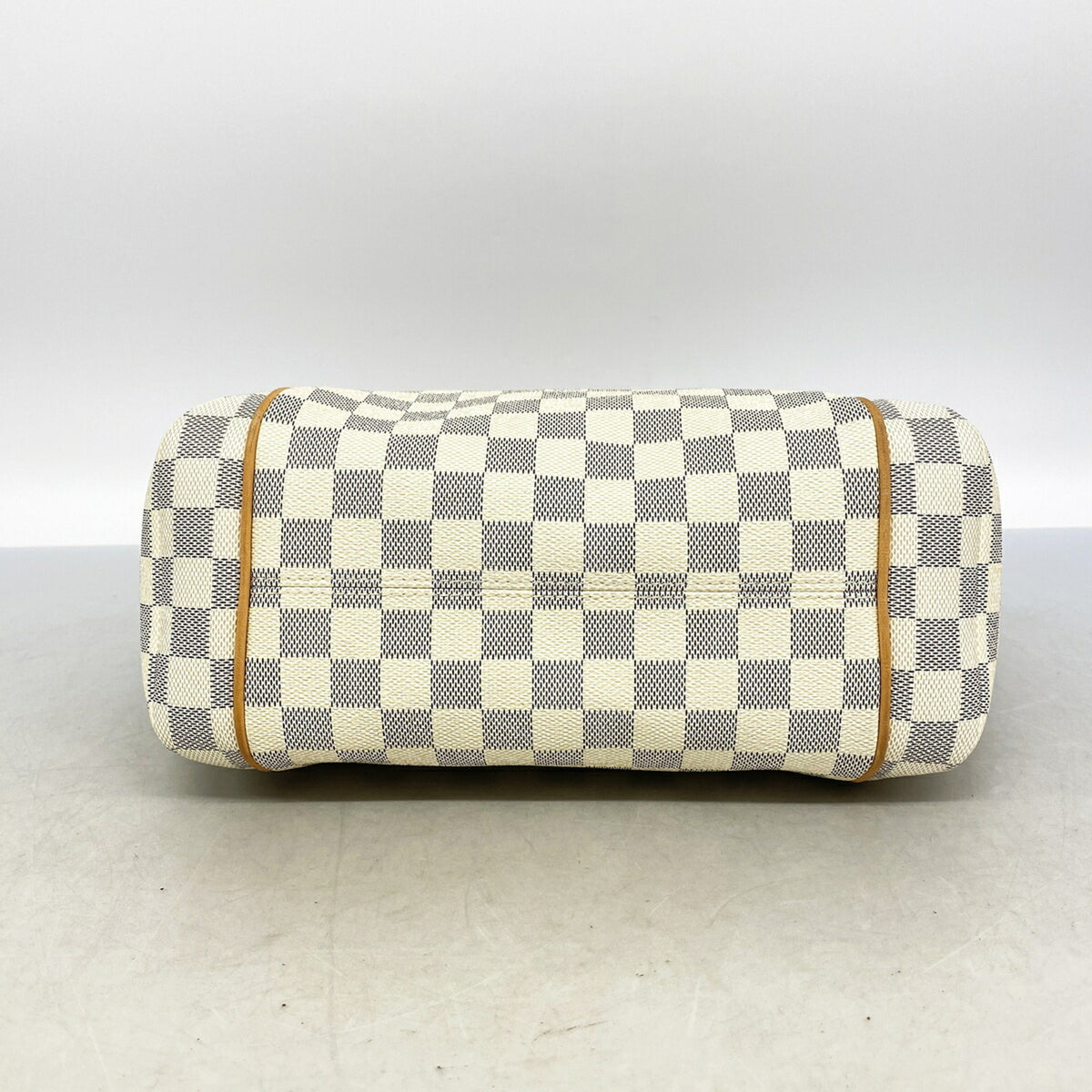 Louis Vuitton White Tote Bag (Pre-Owned)