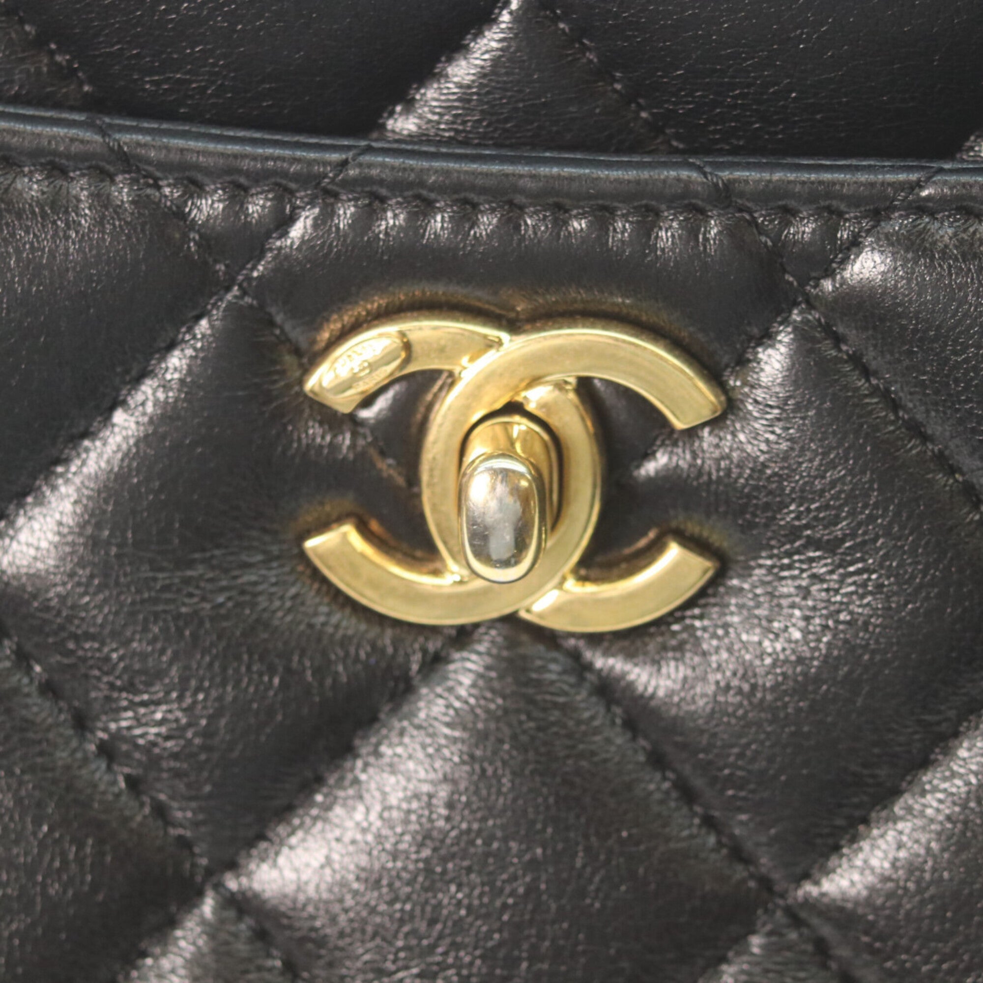 Chanel Black Leather Tote Bag (Pre-Owned)