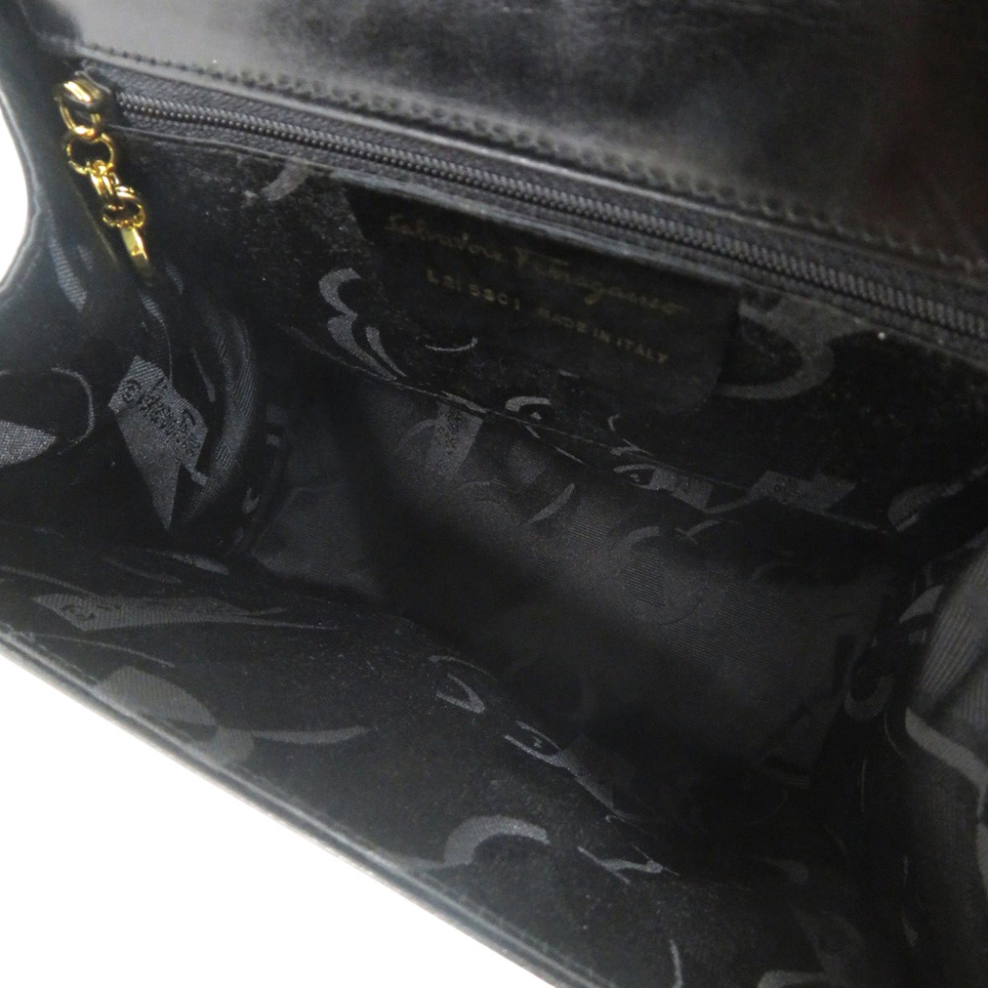 Salvatore Ferragamo Black Leather Handbag (Pre-Owned)