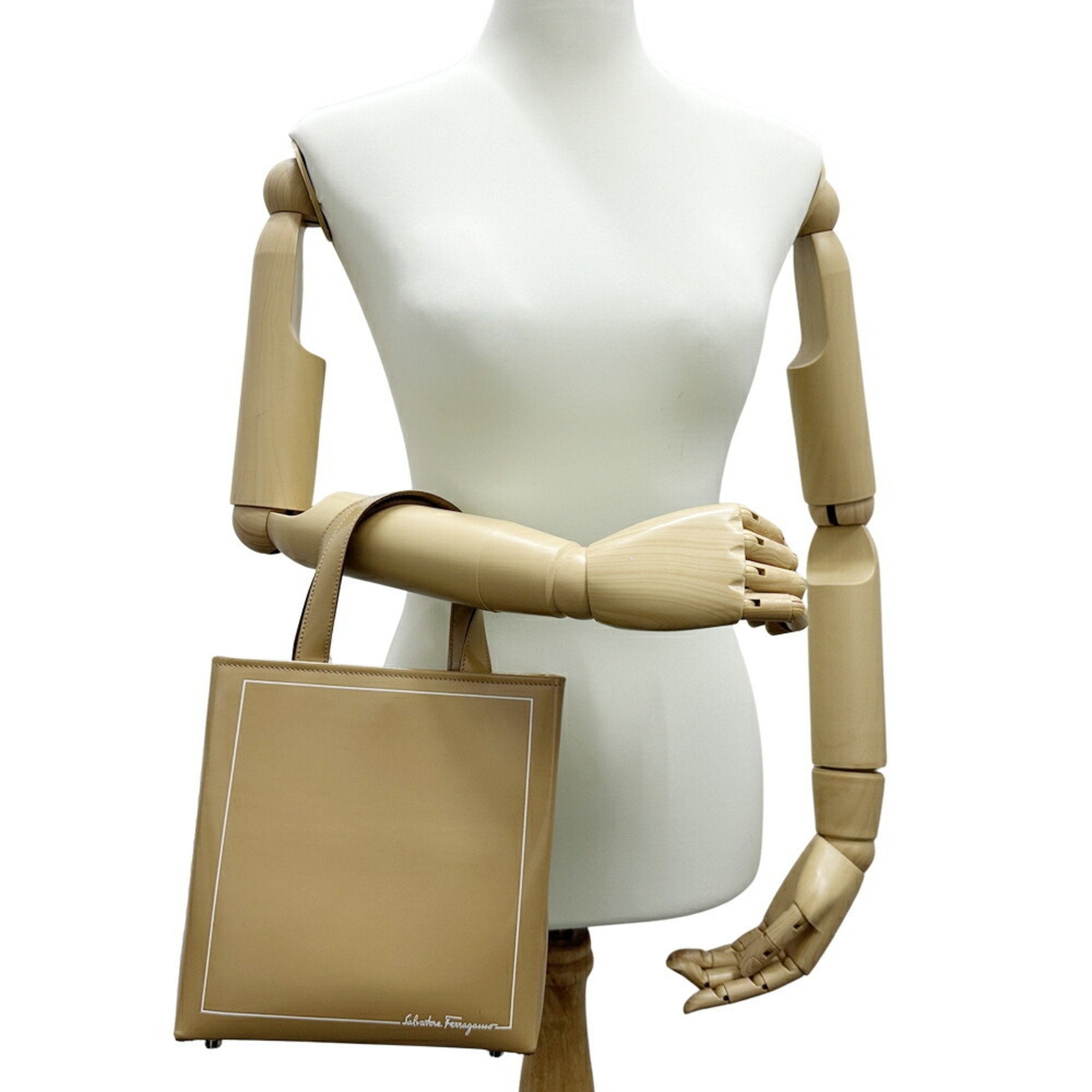 Salvatore Ferragamo Beige Leather Handbag (Pre-Owned)