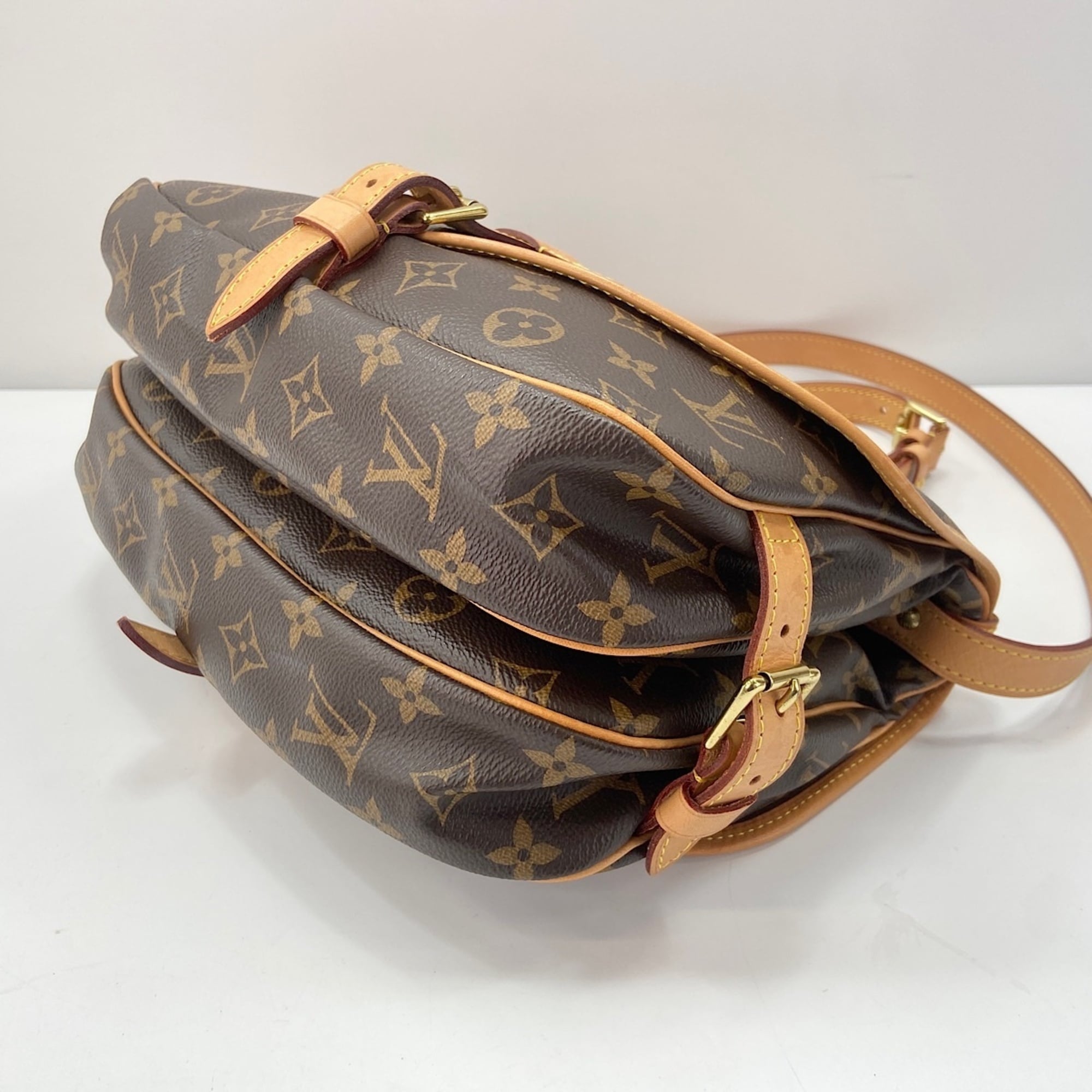 Louis Vuitton Brown Monogram Monogram Shoulder Bag (Pre-Owned)