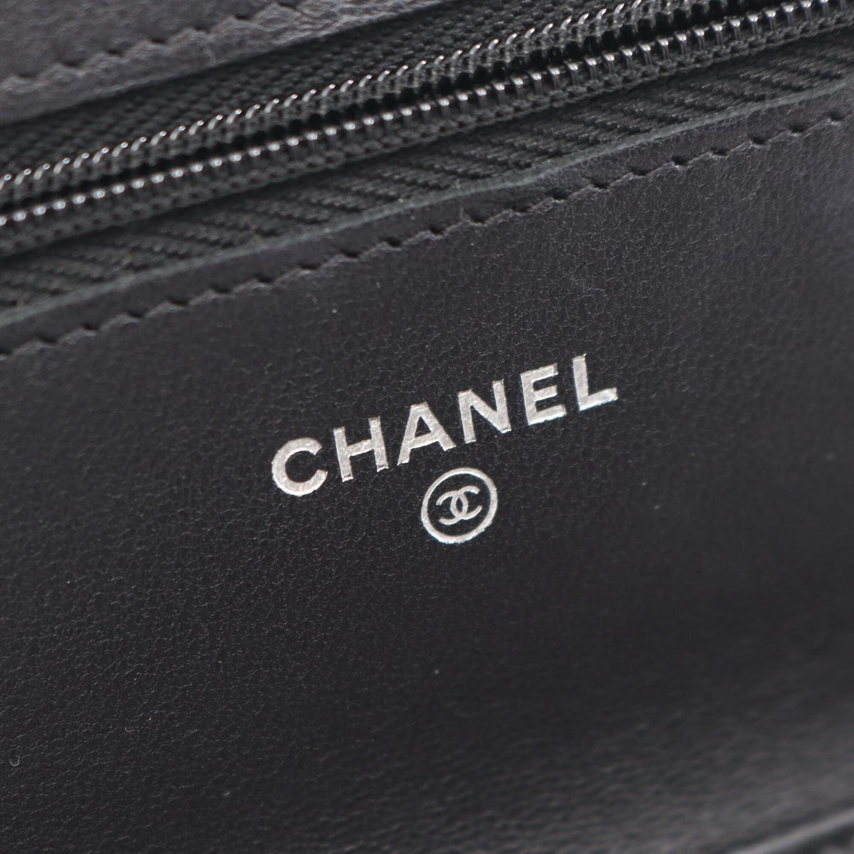 Chanel Matelasse Black Leather Handbag Shoulder Bag (Pre-Owned)