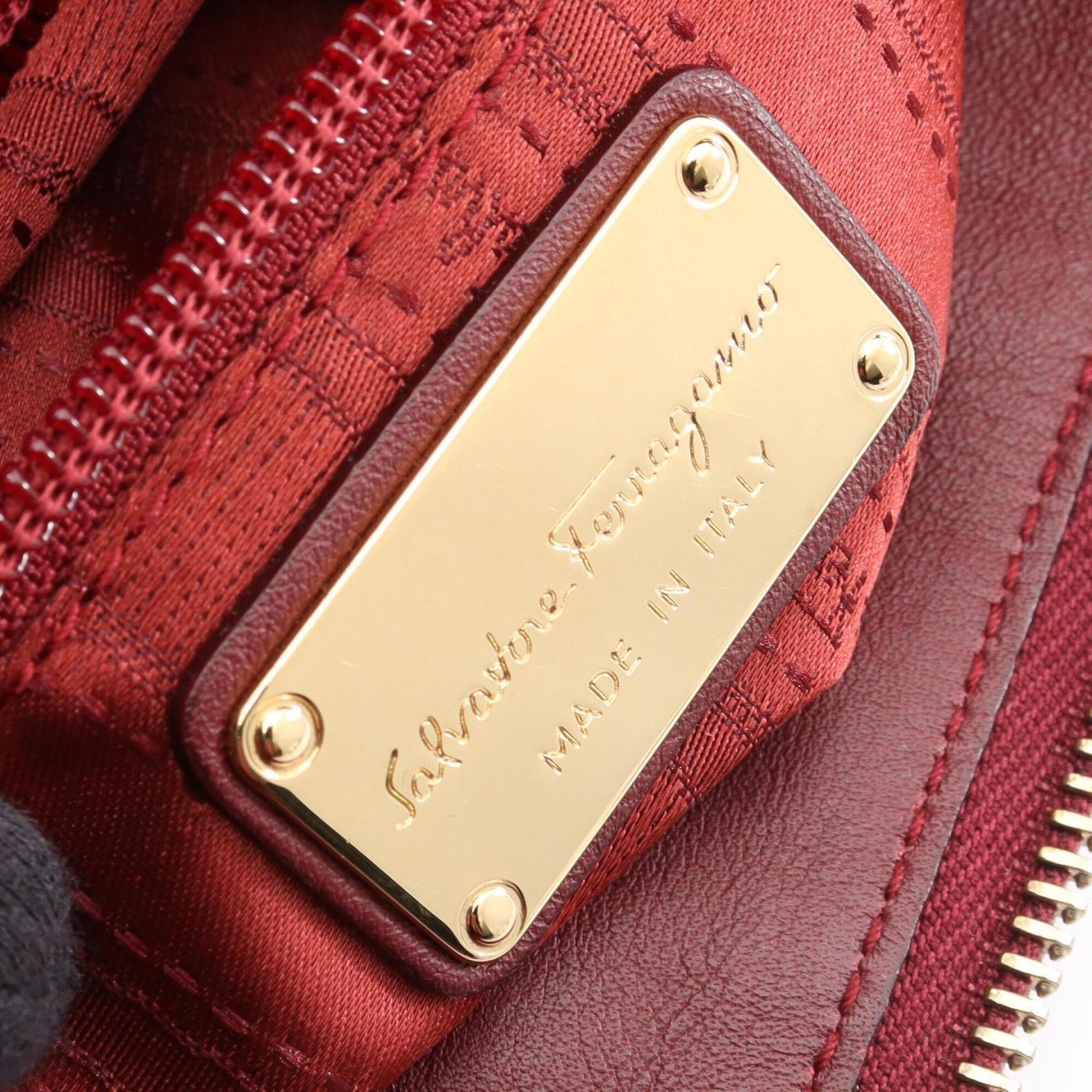 Salvatore Ferragamo Bordeaux Leather Handbag Shoulder Bag (Pre-Owned)