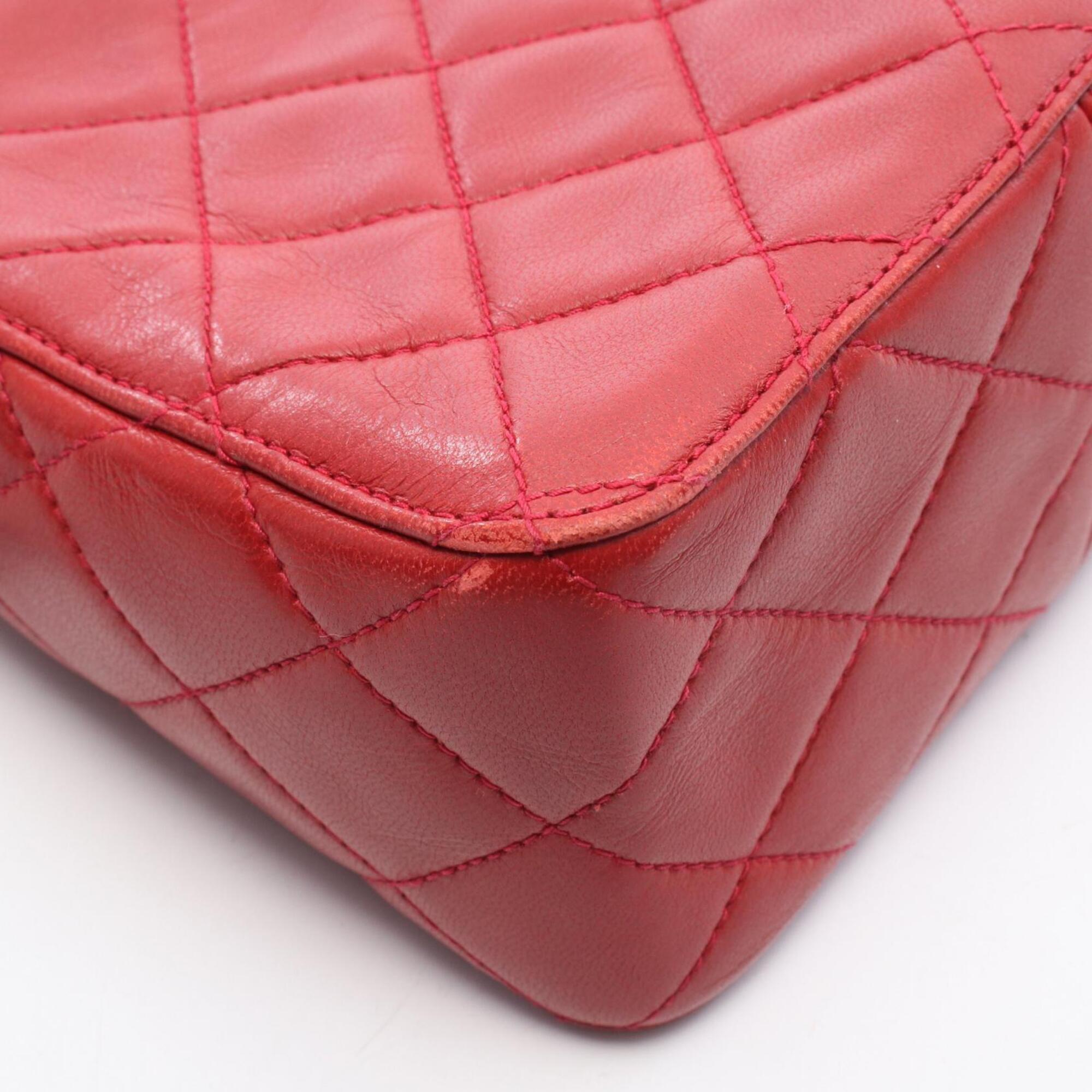 Chanel Red Color Leather Handbag (Pre-Owned)