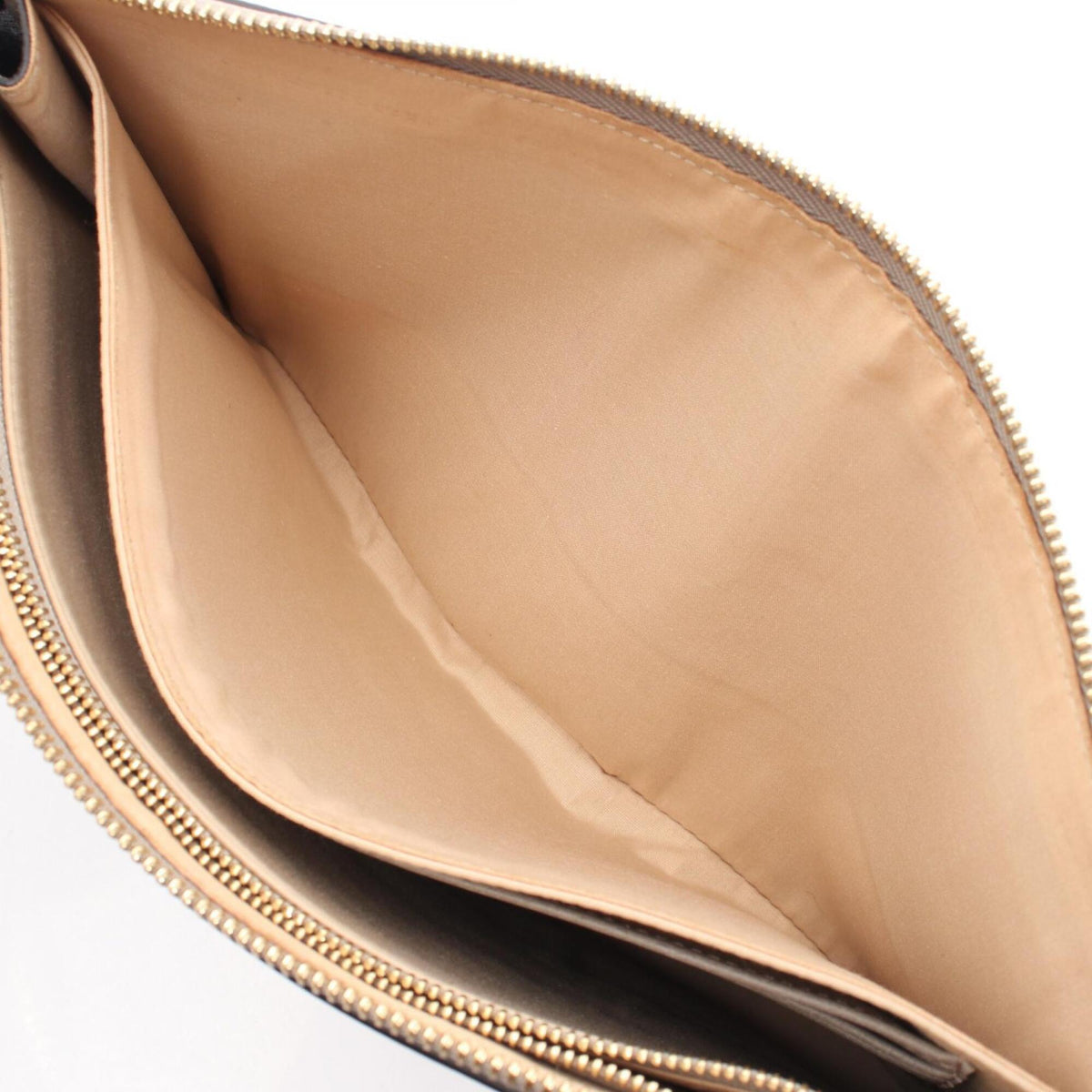 Chloé Beige Leather Clutch Bag Handbag (Pre-Owned)