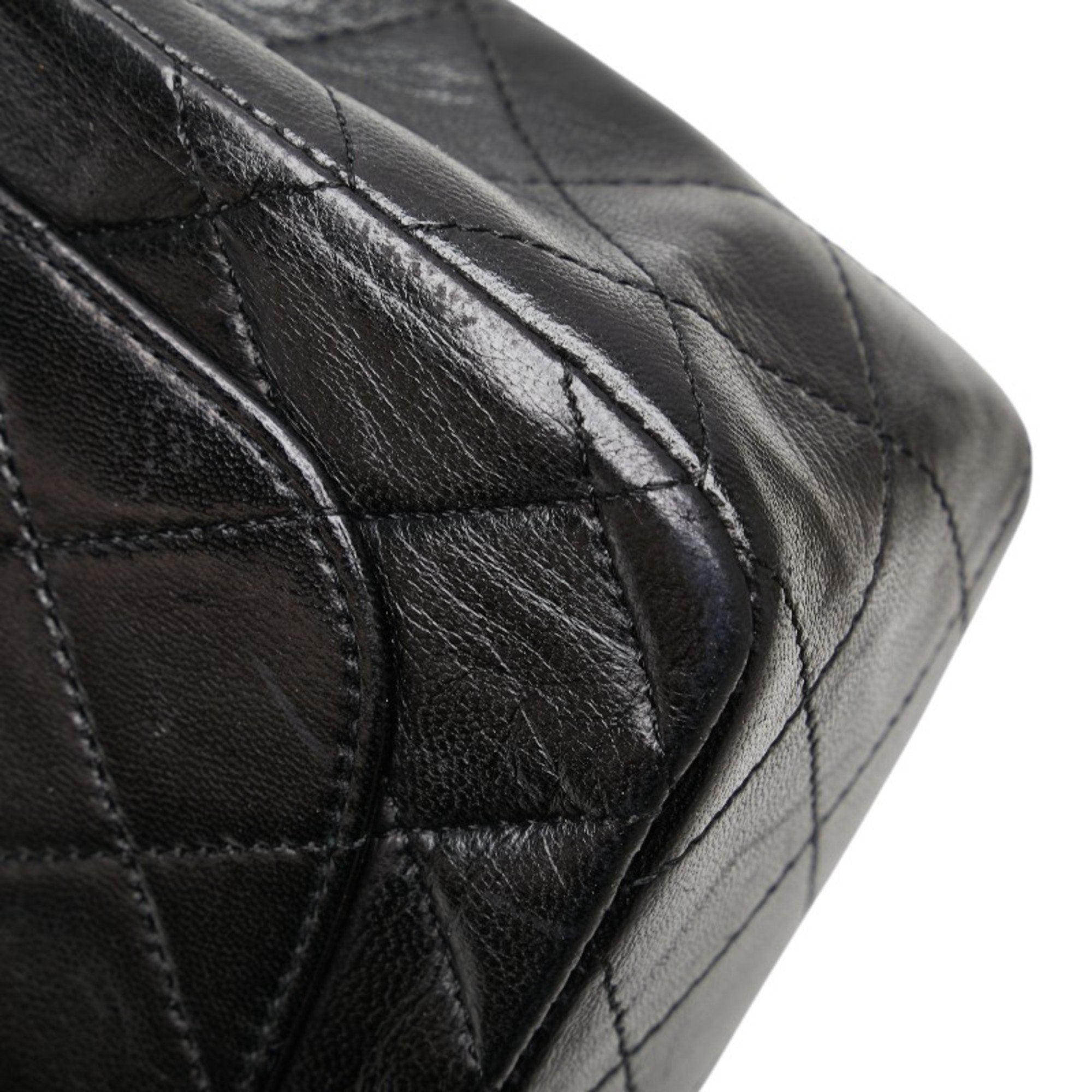 Chanel Matelasse Black Leather Shoulder Bag (Pre-Owned)