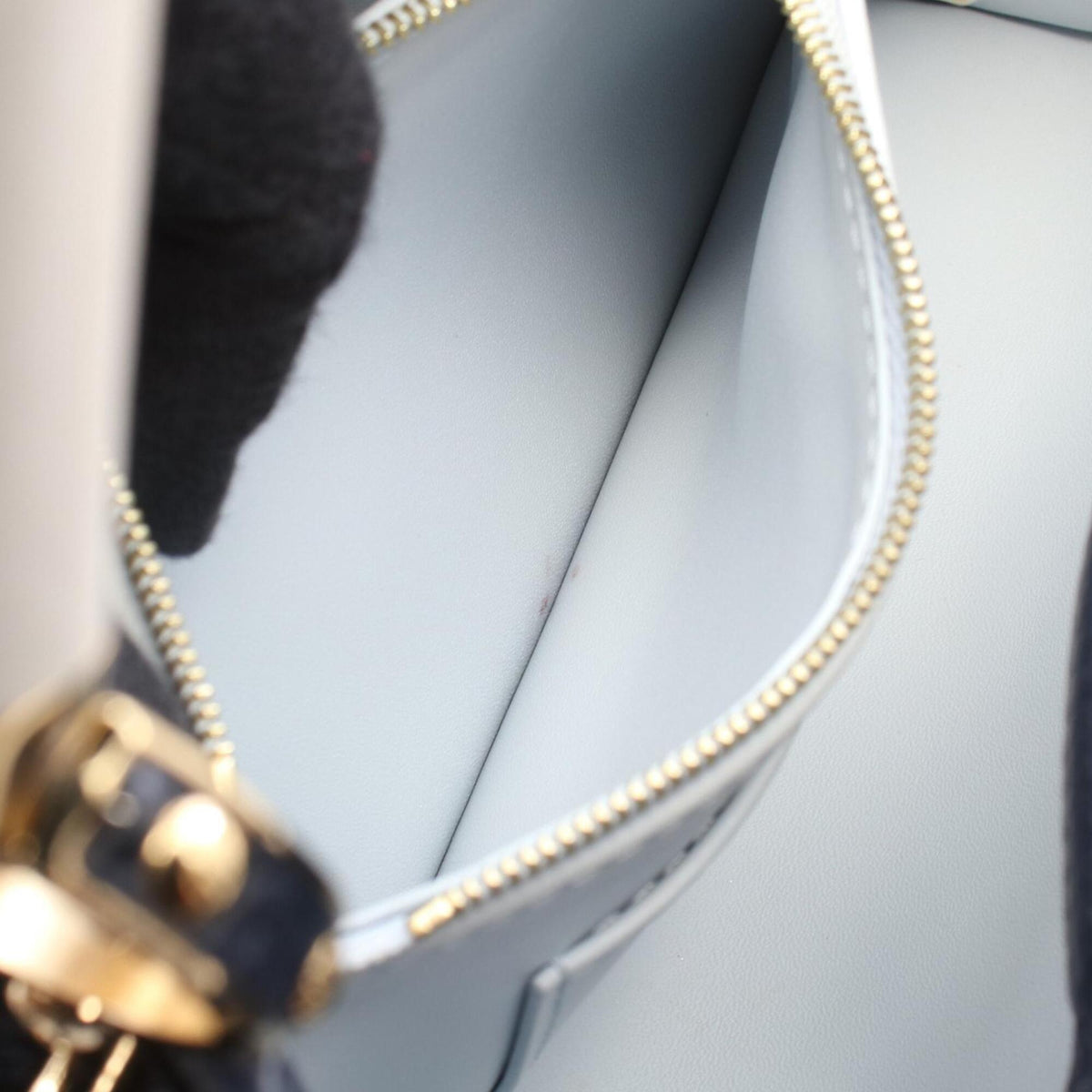 Louis Vuitton Multi-Color Navy Leather Handbag (Pre-Owned)