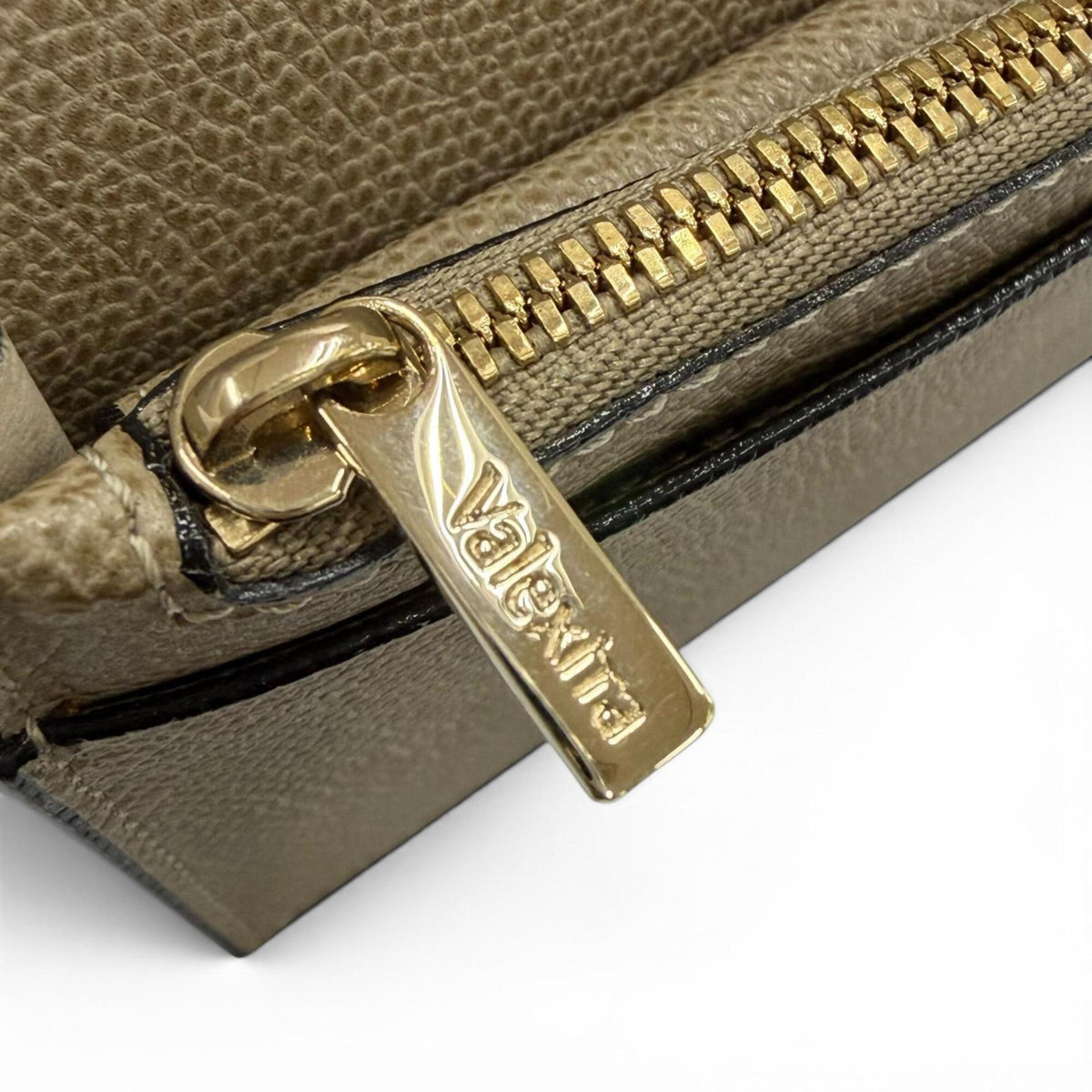 Valextra Grayish Leather Long Wallet (Bi-Fold) (Pre-Owned)