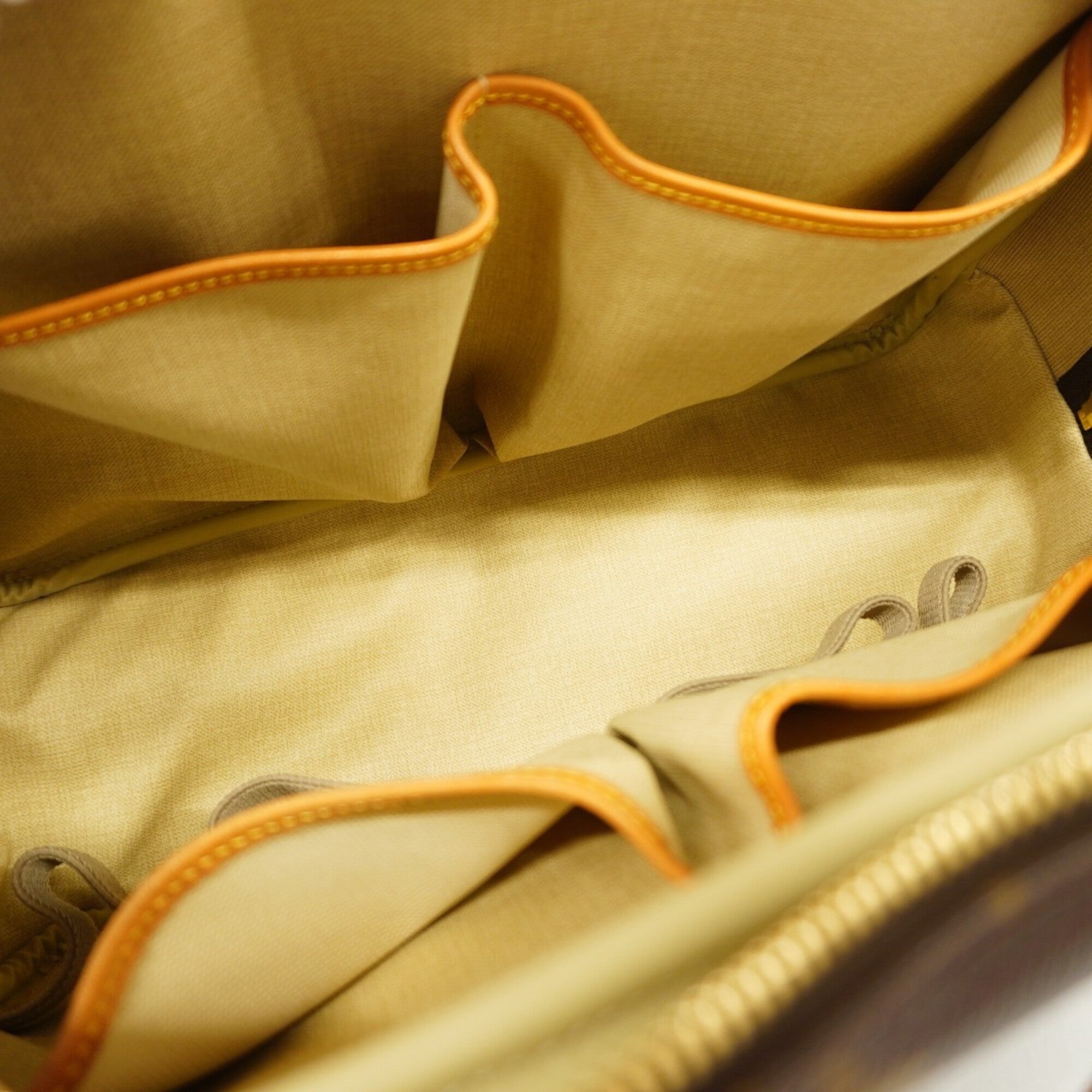 Louis Vuitton Brown Handbag (Pre-Owned)