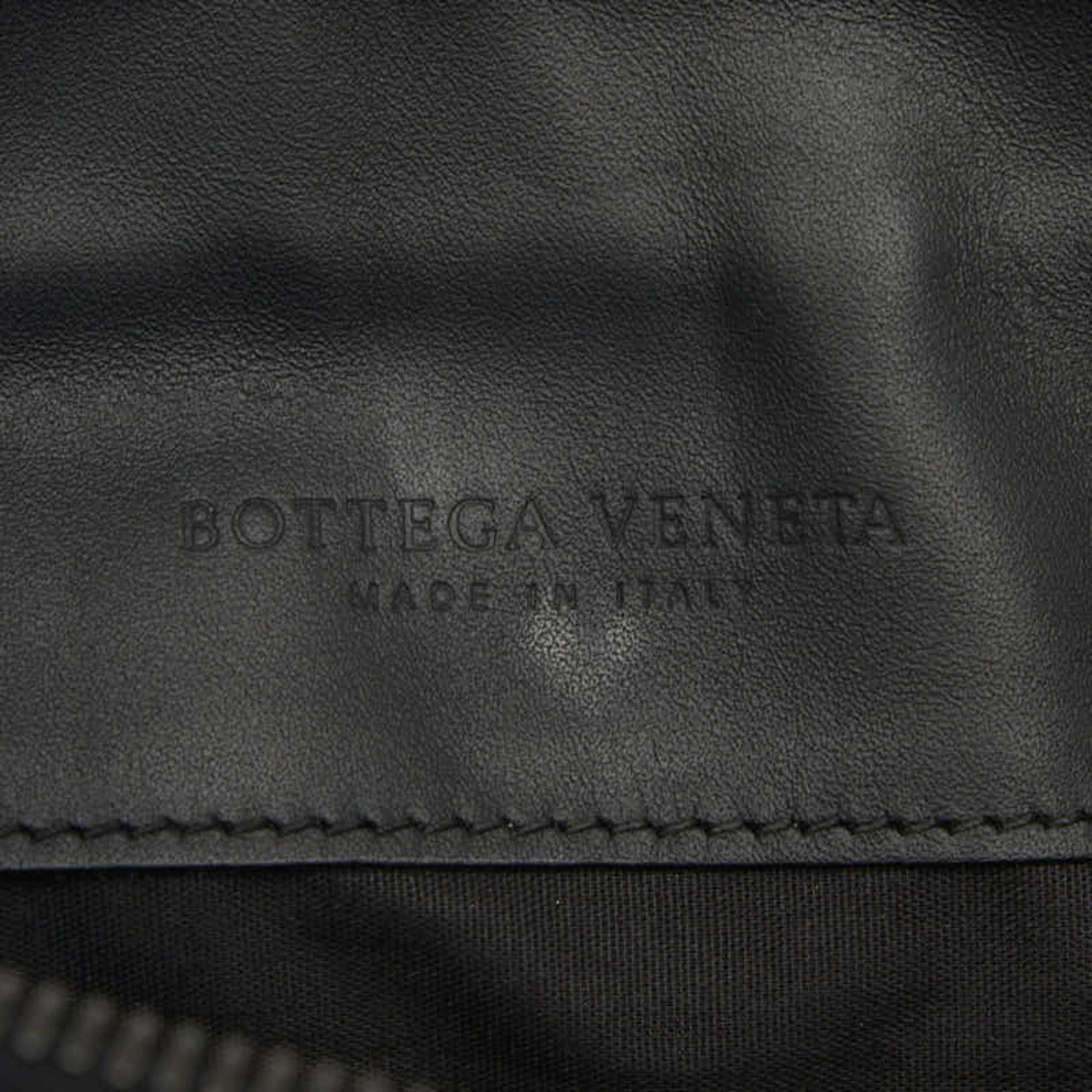 Bottega Veneta Black Leather Clutch Bag (Pre-Owned)