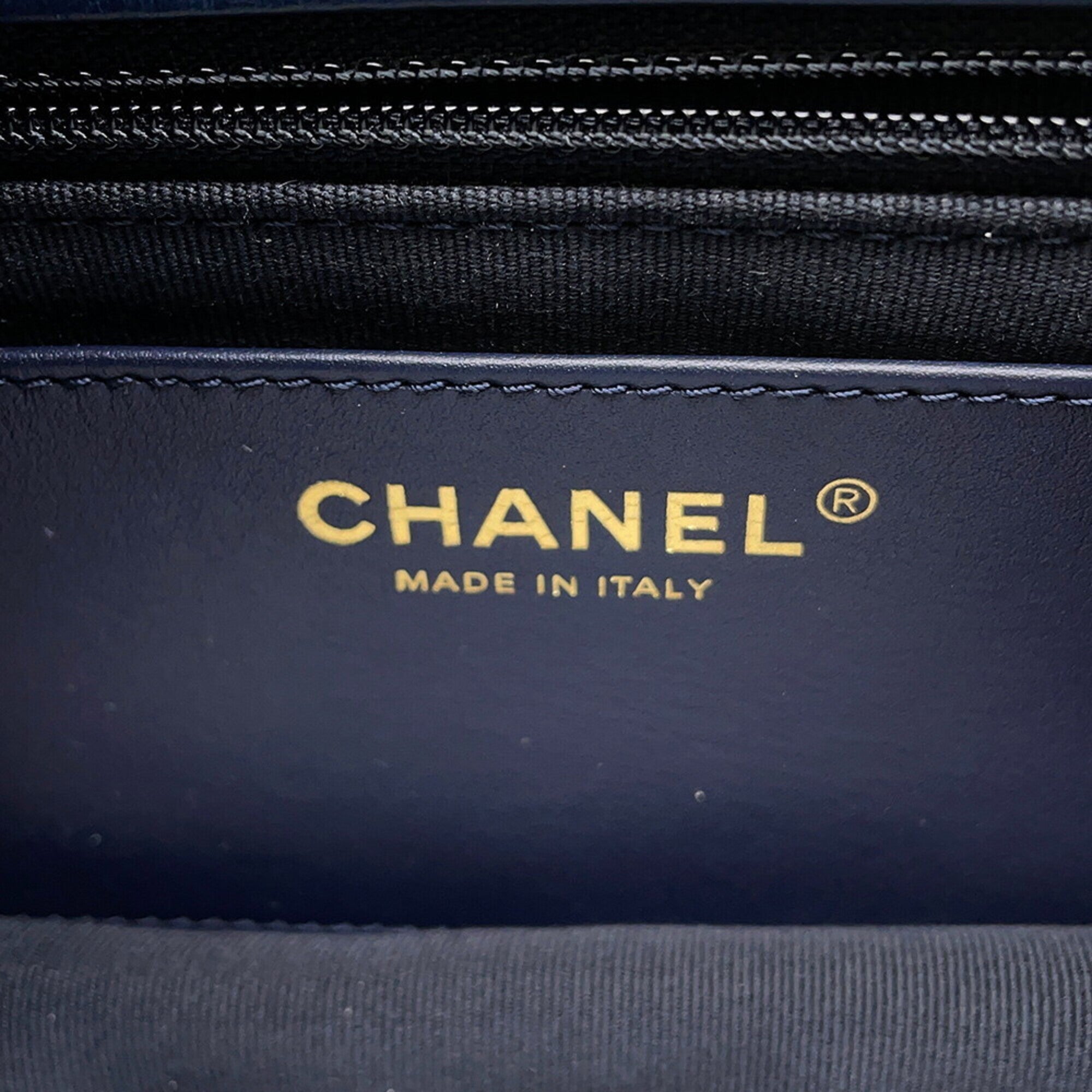 Chanel Navy Leather Handbag Shoulder Bag (Pre-Owned)