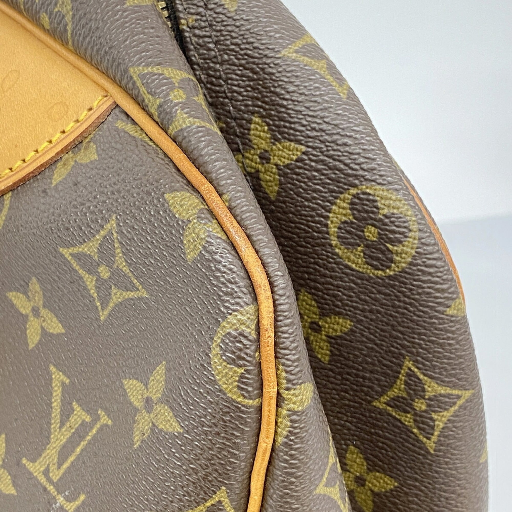 Louis Vuitton Brown Handbag (Pre-Owned)