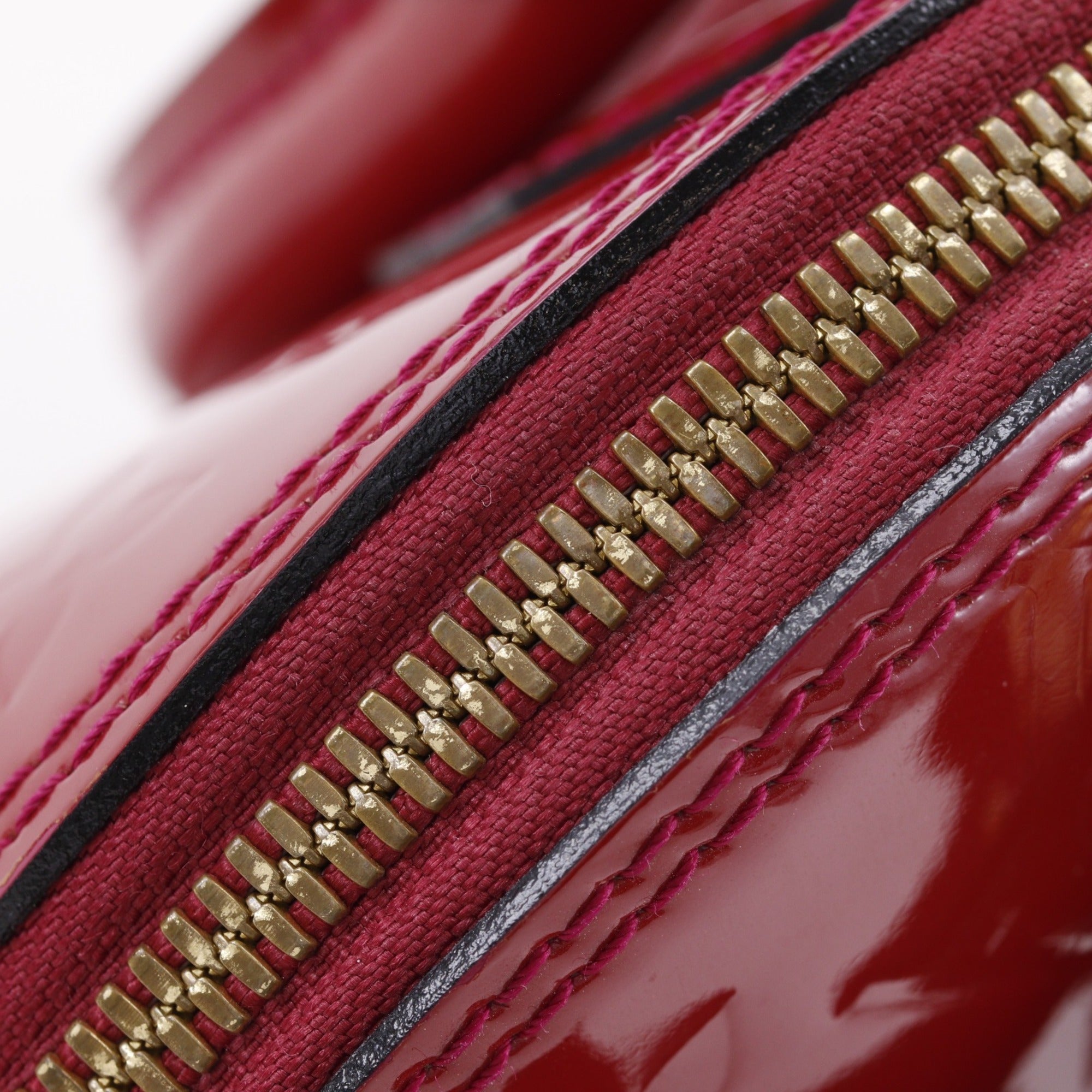Louis Vuitton Pomme D'amour Red Color Monogram Vernis Handbag (Pre-Owned)