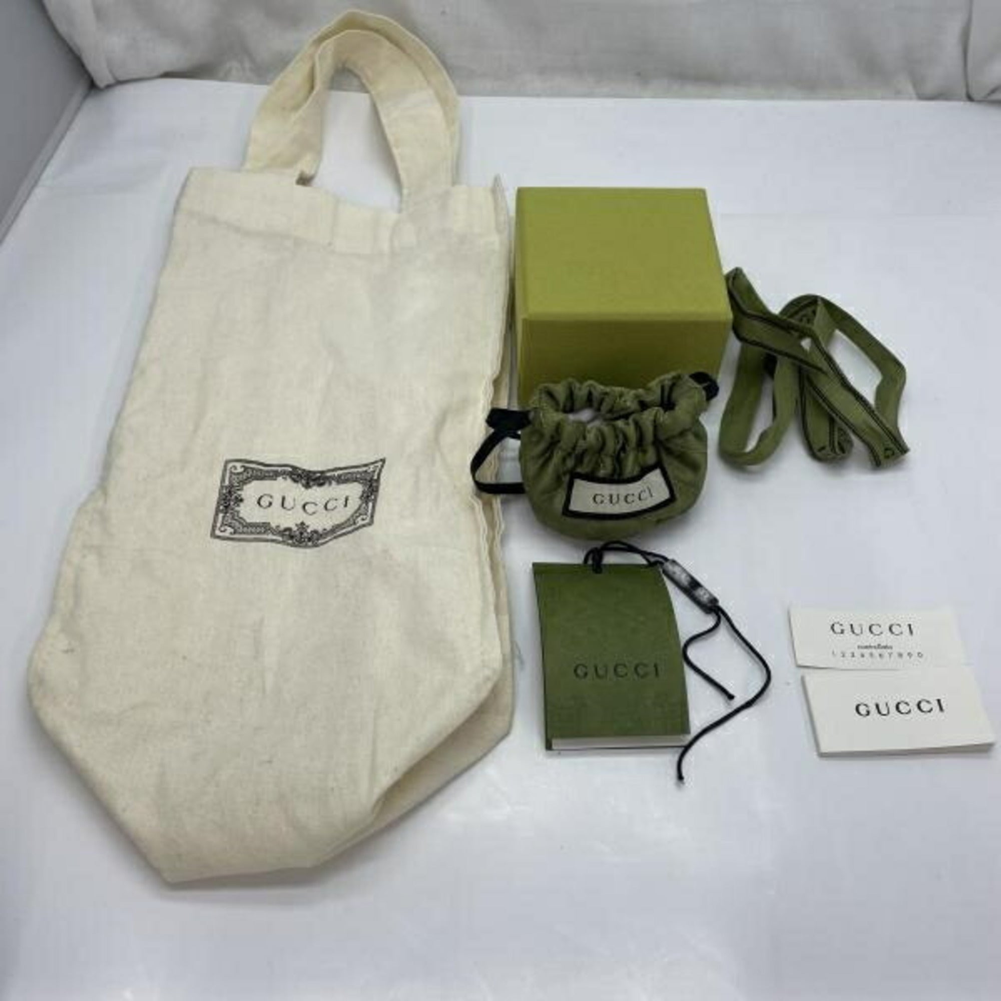 Gucci Silver (Pre-Owned)
