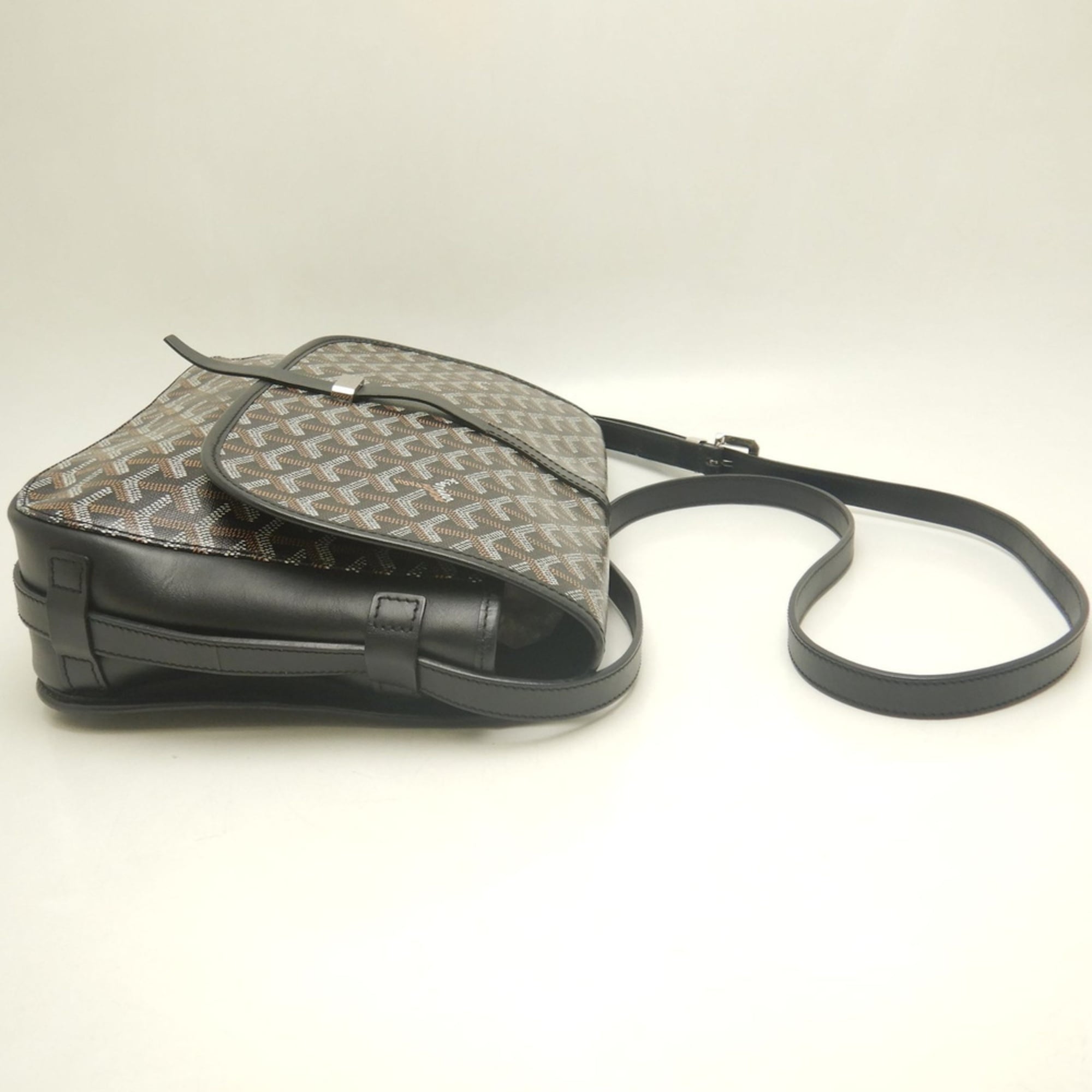 Goyard Black Coated Canvas Shoulder Bag (Pre-Owned)
