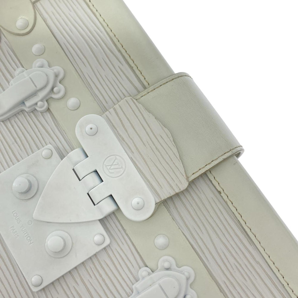Louis Vuitton White Leather Shoulder Bag (Pre-Owned)
