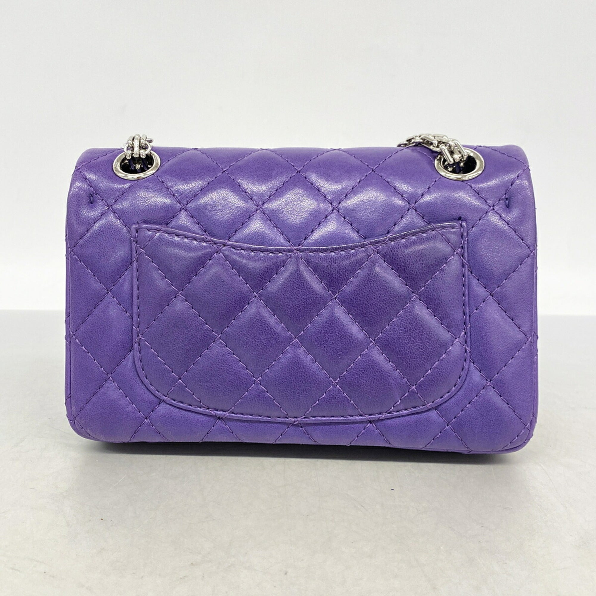 Chanel Purple Leather Shoulder Bag (Pre-Owned)