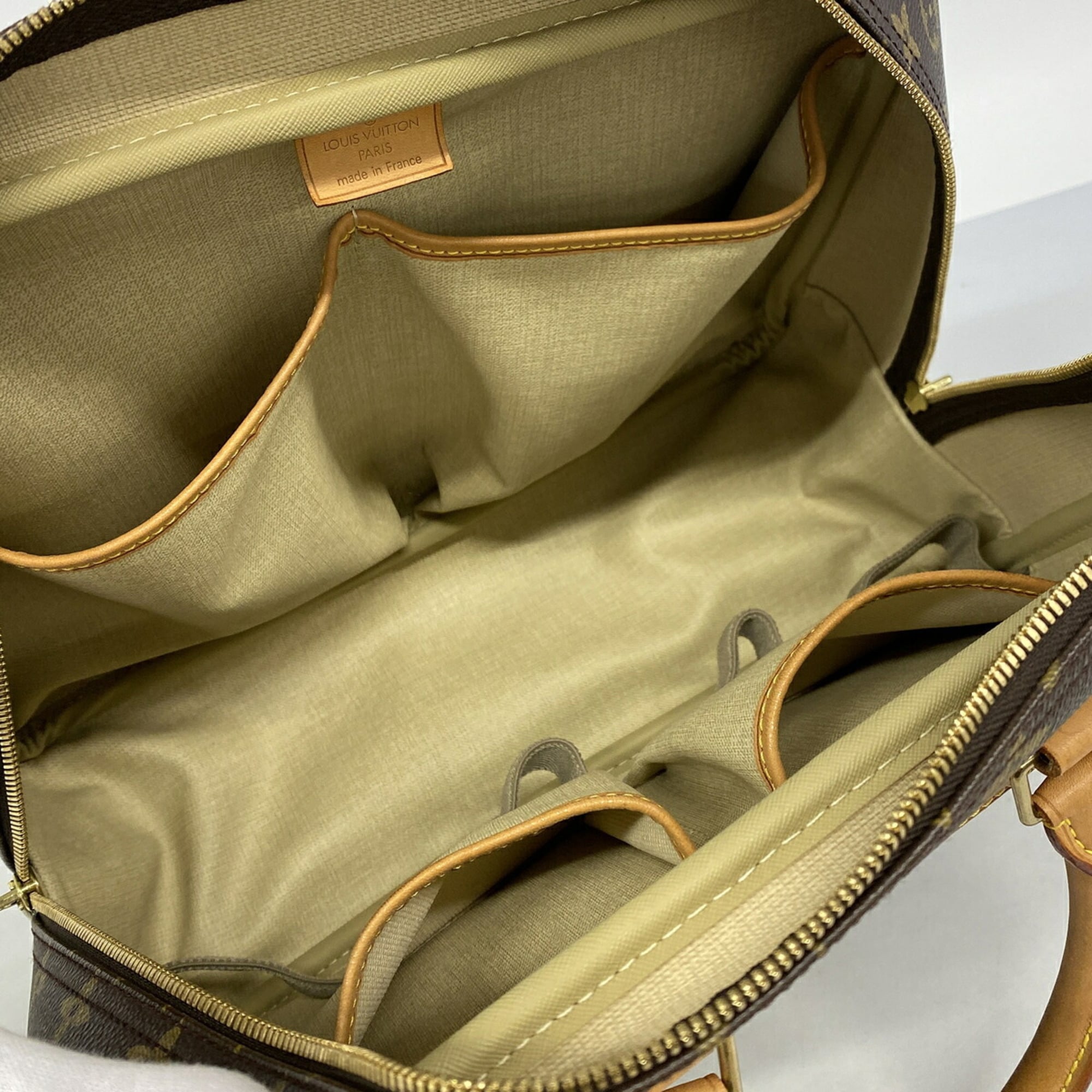 Louis Vuitton Brown Handbag (Pre-Owned)