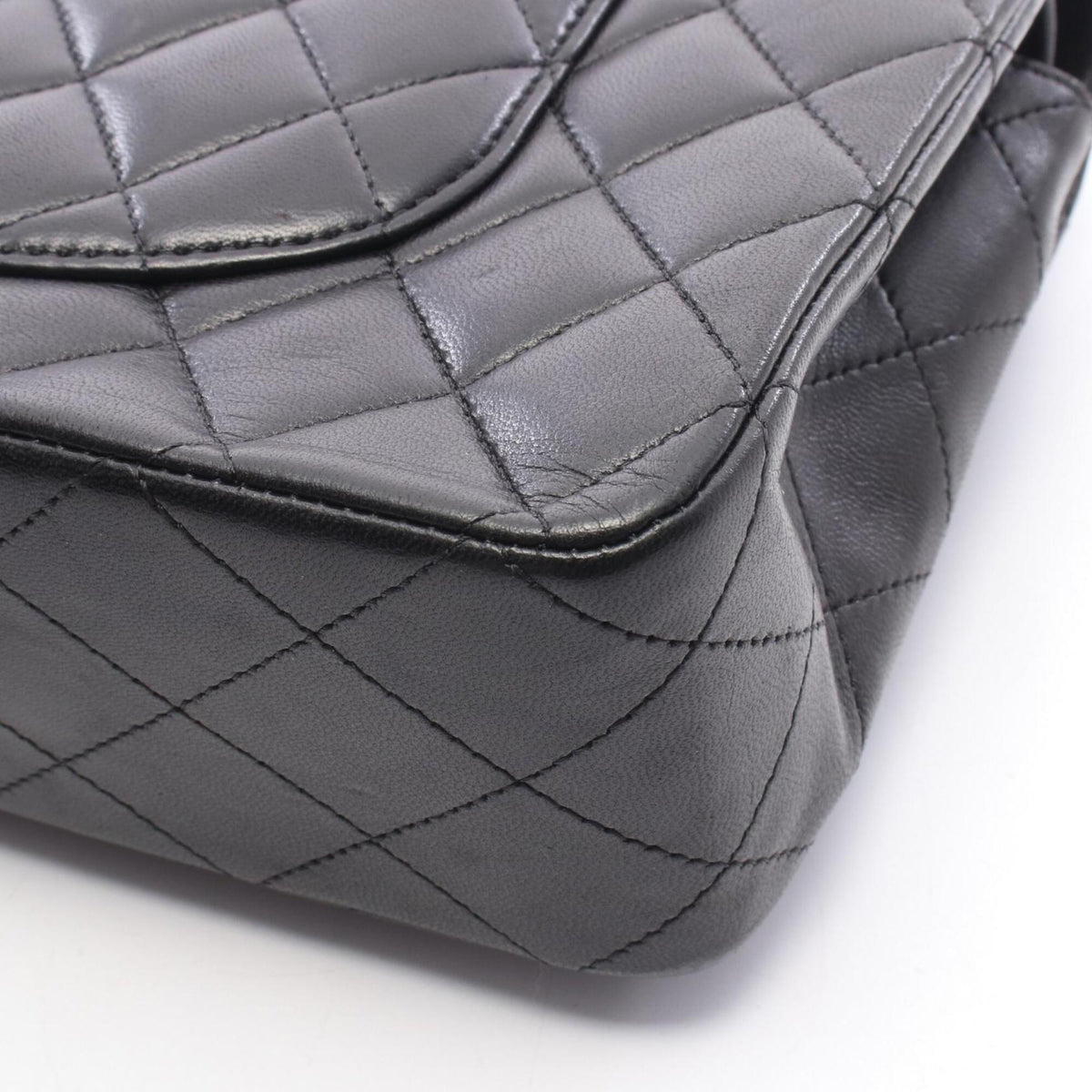 Chanel Black Leather Handbag Shoulder Bag (Pre-Owned)