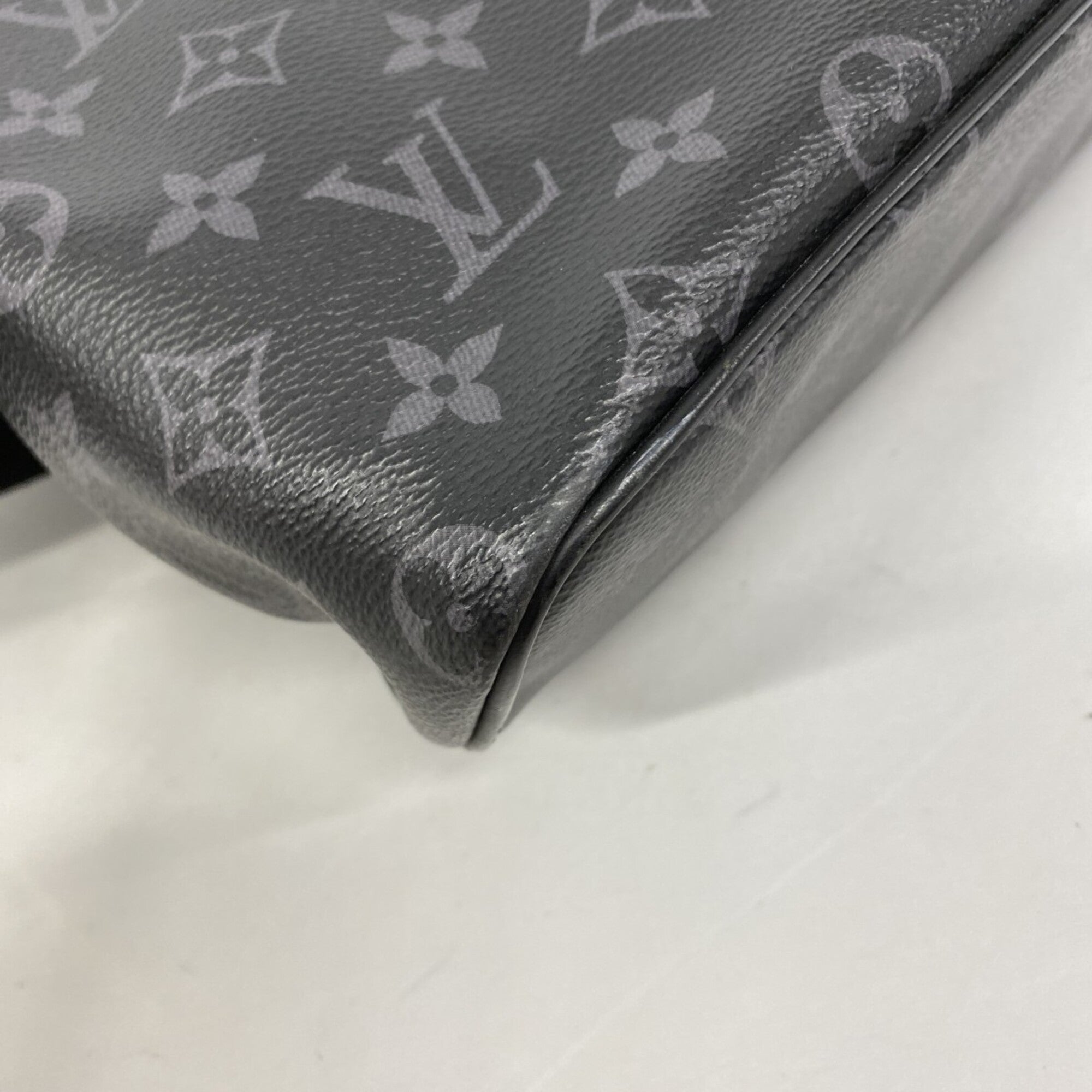 Louis Vuitton Black Shoulder Bag (Pre-Owned)