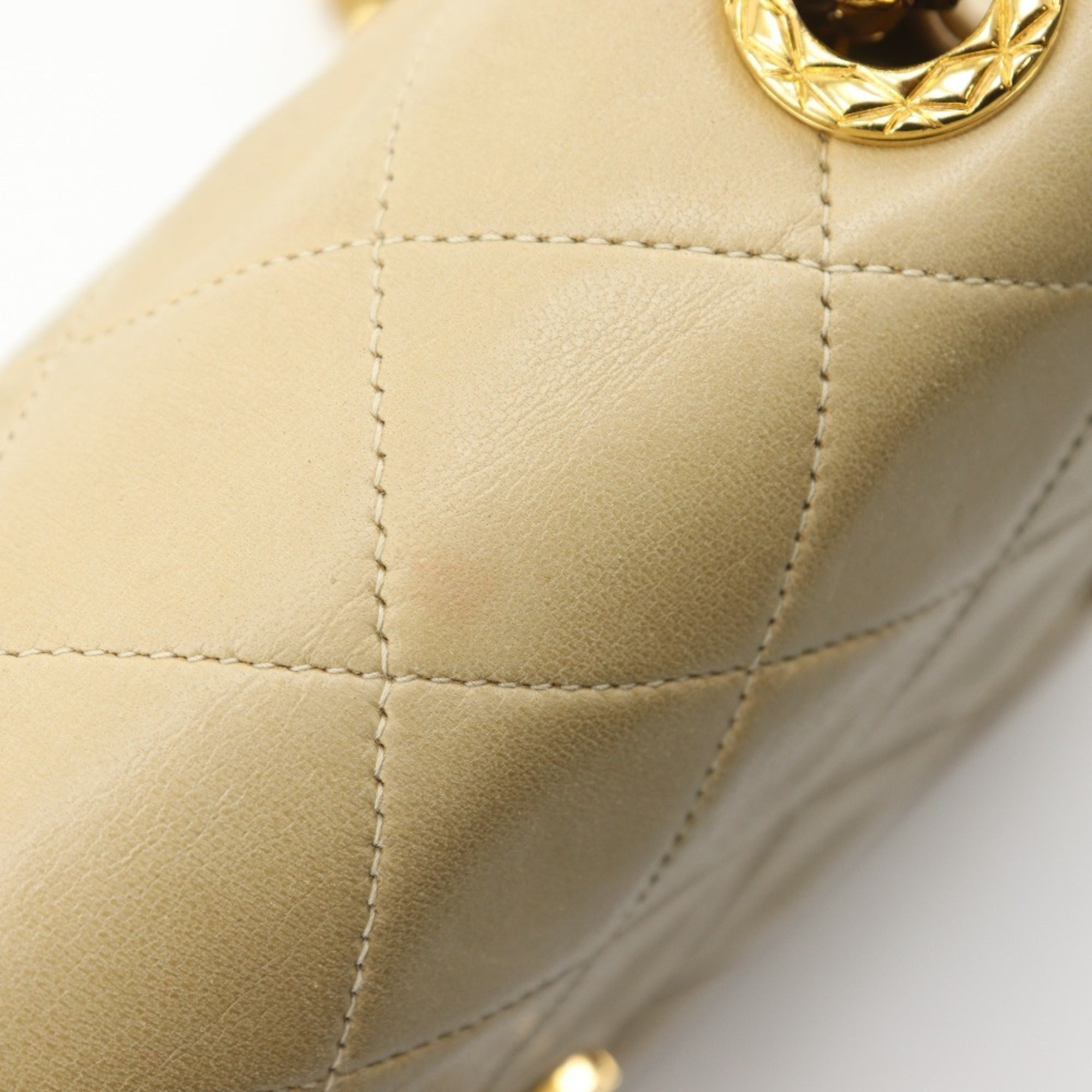 Chanel Beige Leather Shoulder Bag (Pre-Owned)