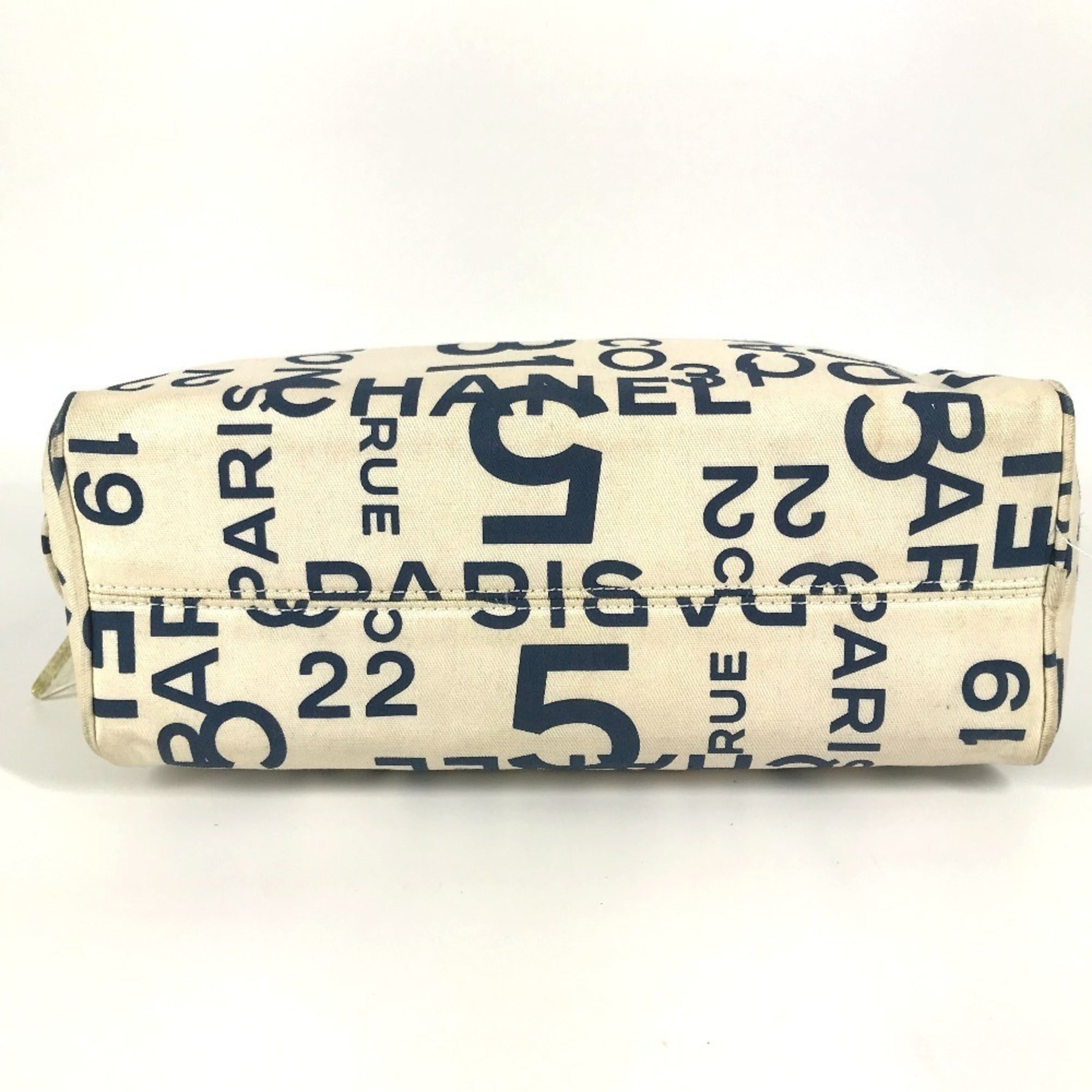 Chanel Navy White Canvas Clutch Bag (Pre-Owned)
