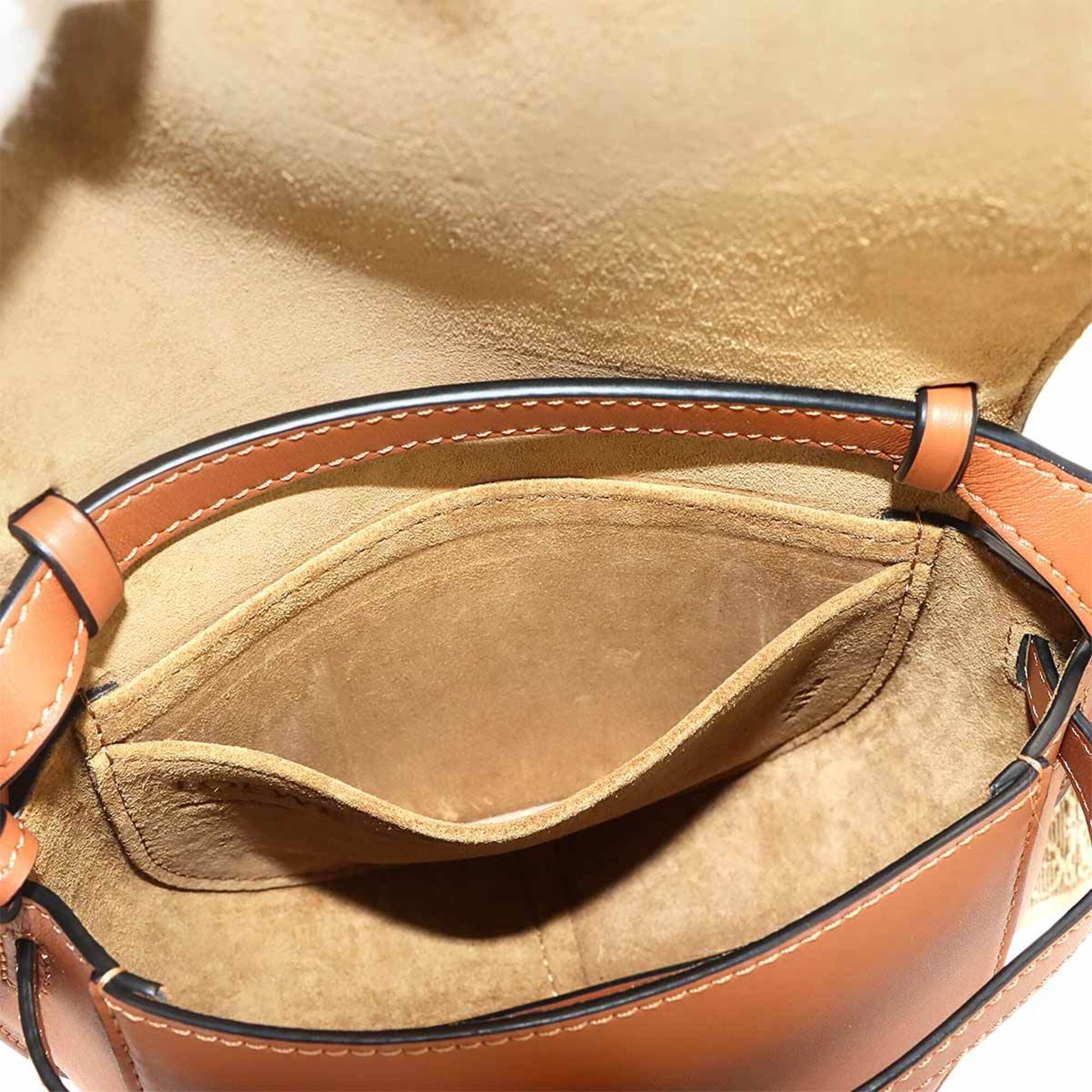 Loewe Brown Leather Handbag Shoulder Bag (Pre-Owned)