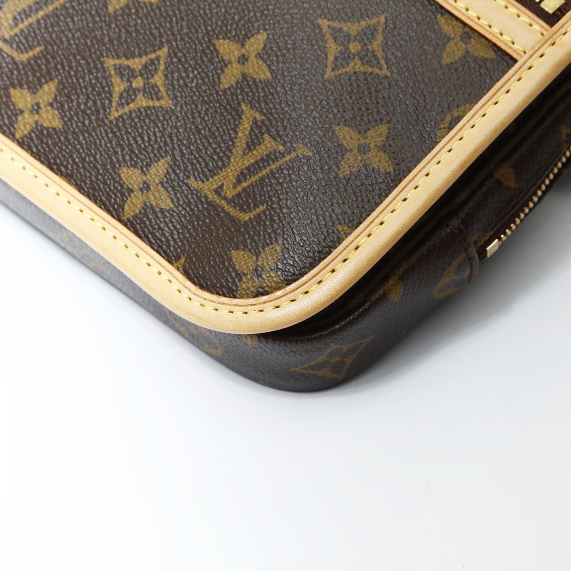 Louis Vuitton Brown Monogram Shoulder Bag (Pre-Owned)