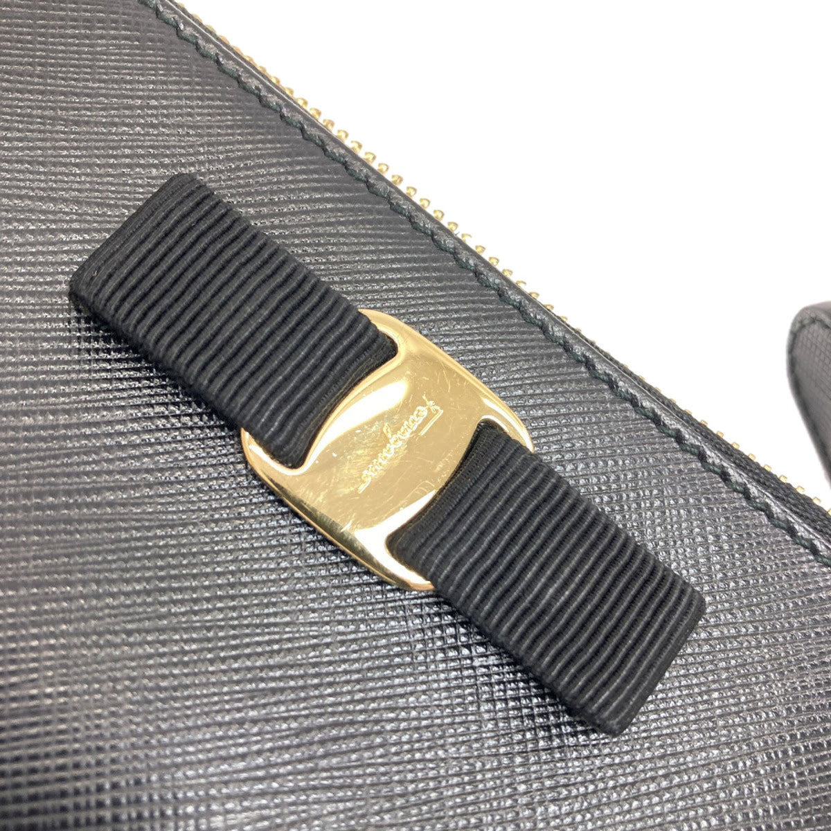 Salvatore Ferragamo Black Leather Coin Purse/Coin Case (Pre-Owned)