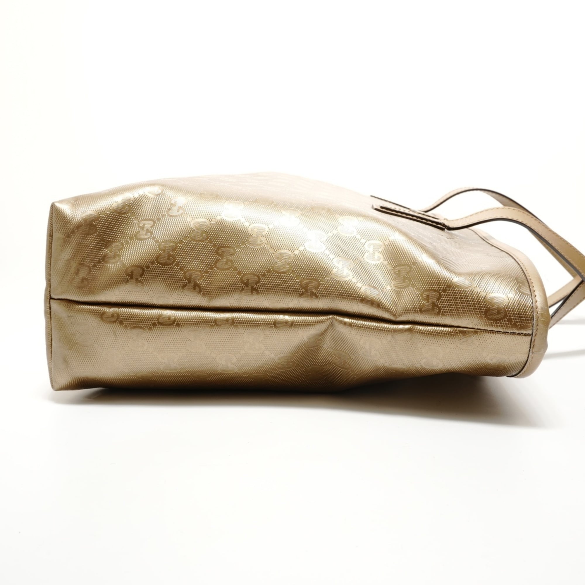 Gucci Gg Imprimé Gold Pvc Tote Bag (Pre-Owned)