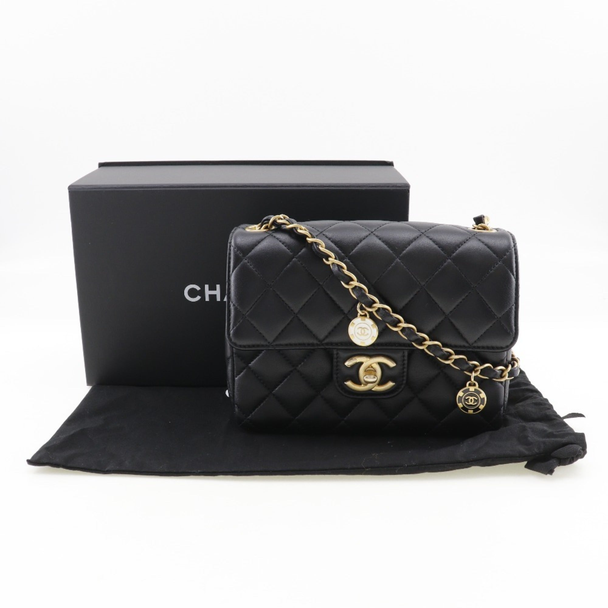 Chanel Black Leather Shoulder Bag (Pre-Owned)