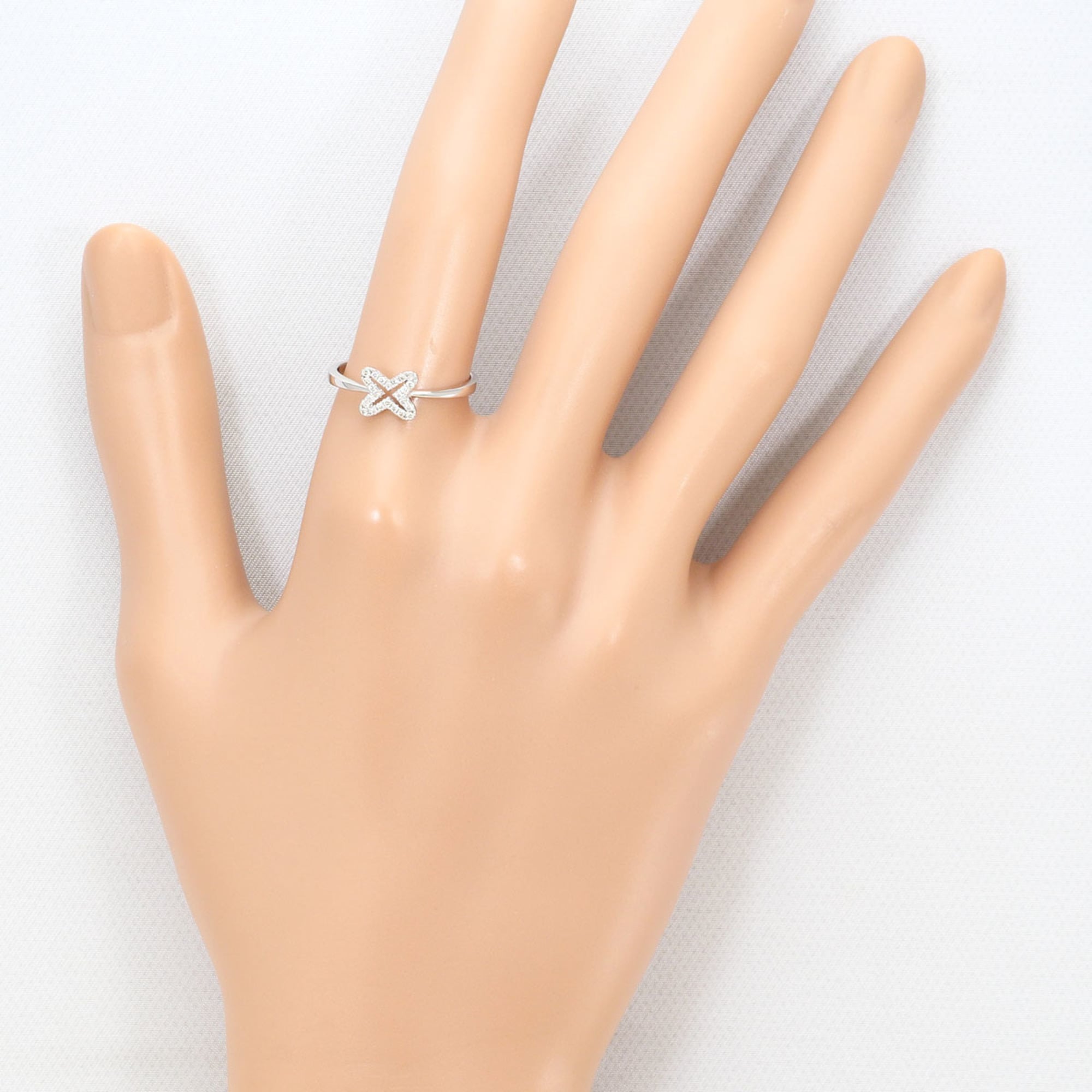 Unbranded White Gold White Gold (18K) Band Ring (Pre-Owned)