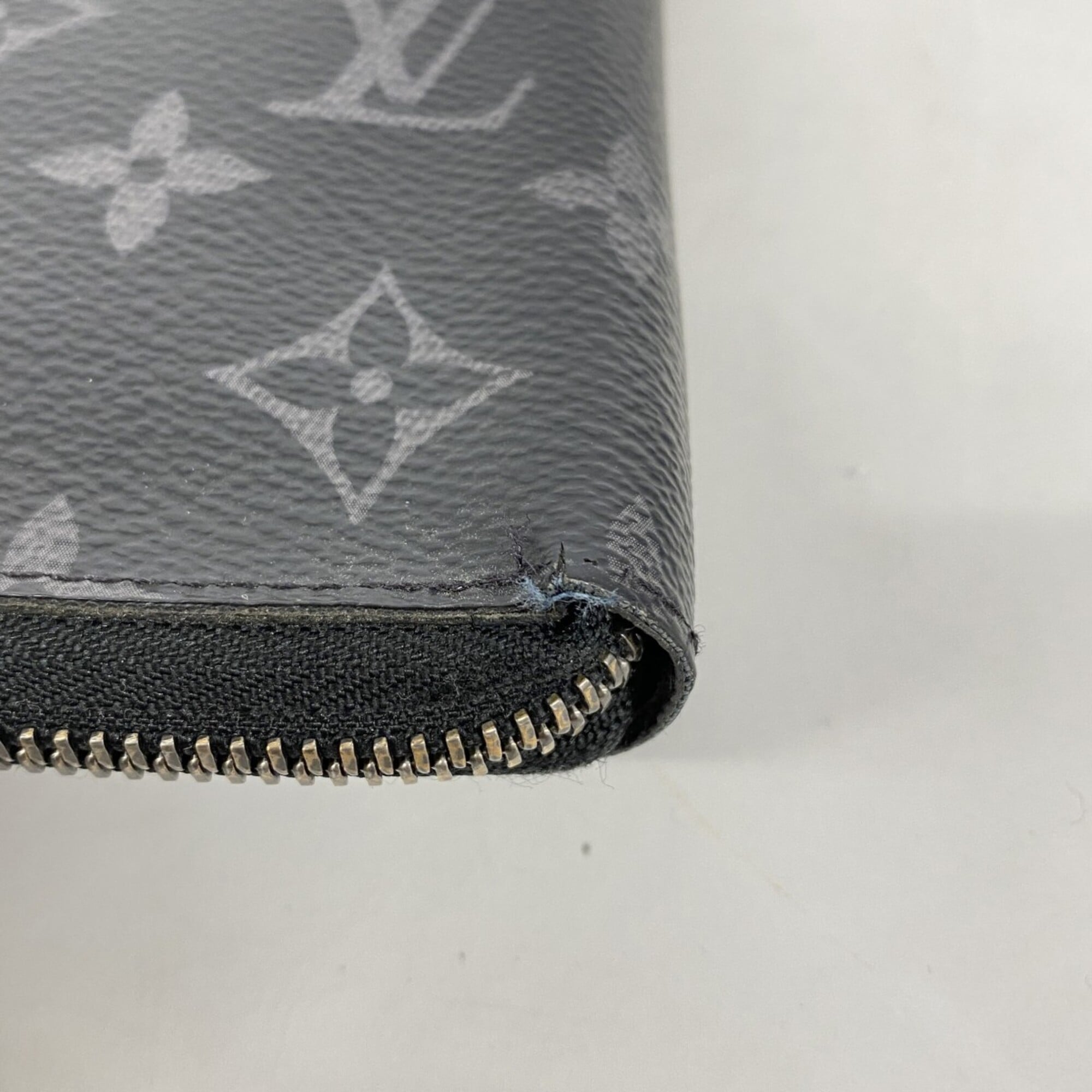 Louis Vuitton Black Long Wallet (Bi-Fold) (Pre-Owned)