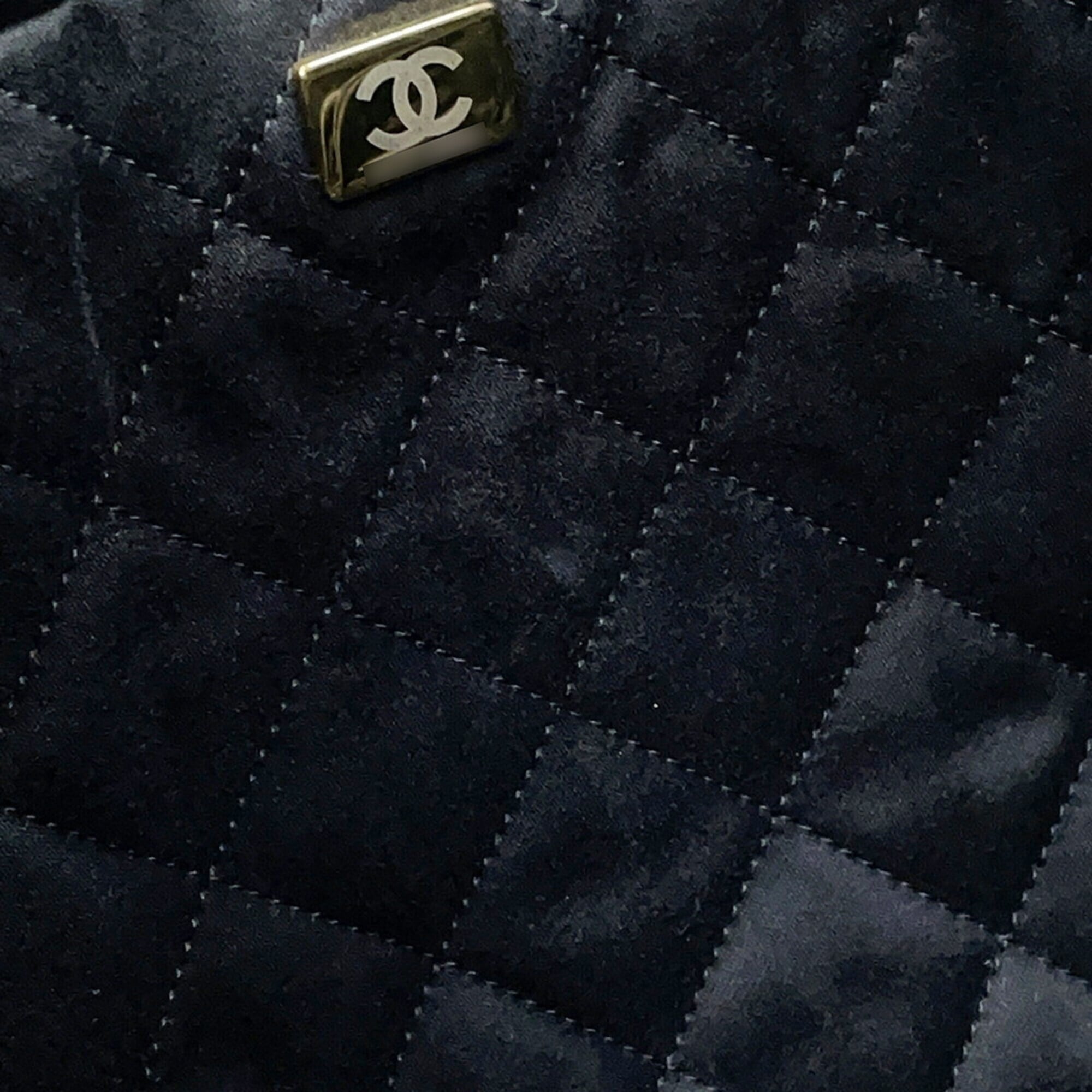 Chanel Matelasse Black Grained Calfskin Handbag (Pre-Owned)